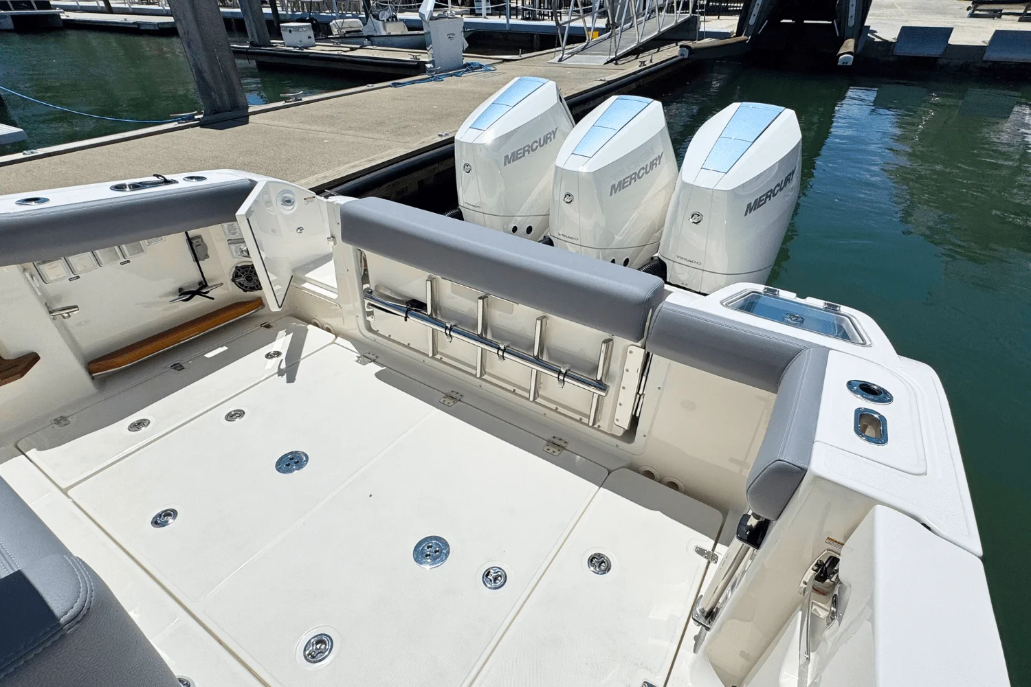 2025 Boston Whaler 350 Realm Image Thumbnail #13