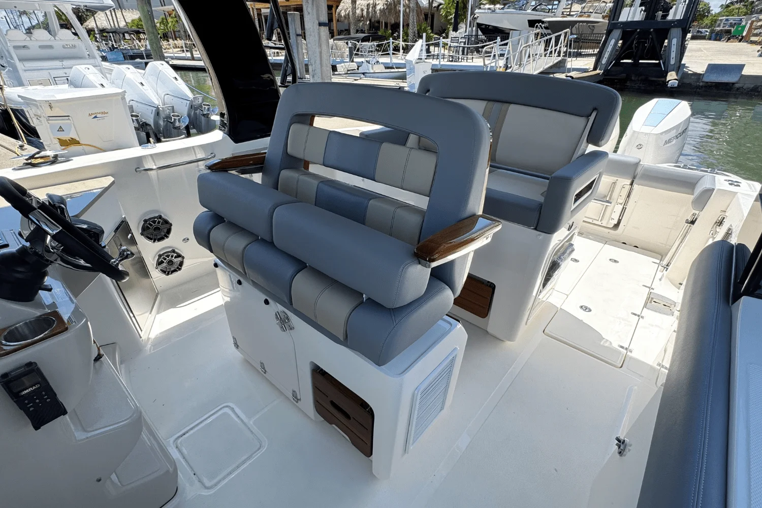 2025 Boston Whaler 350 Realm Image Thumbnail #22
