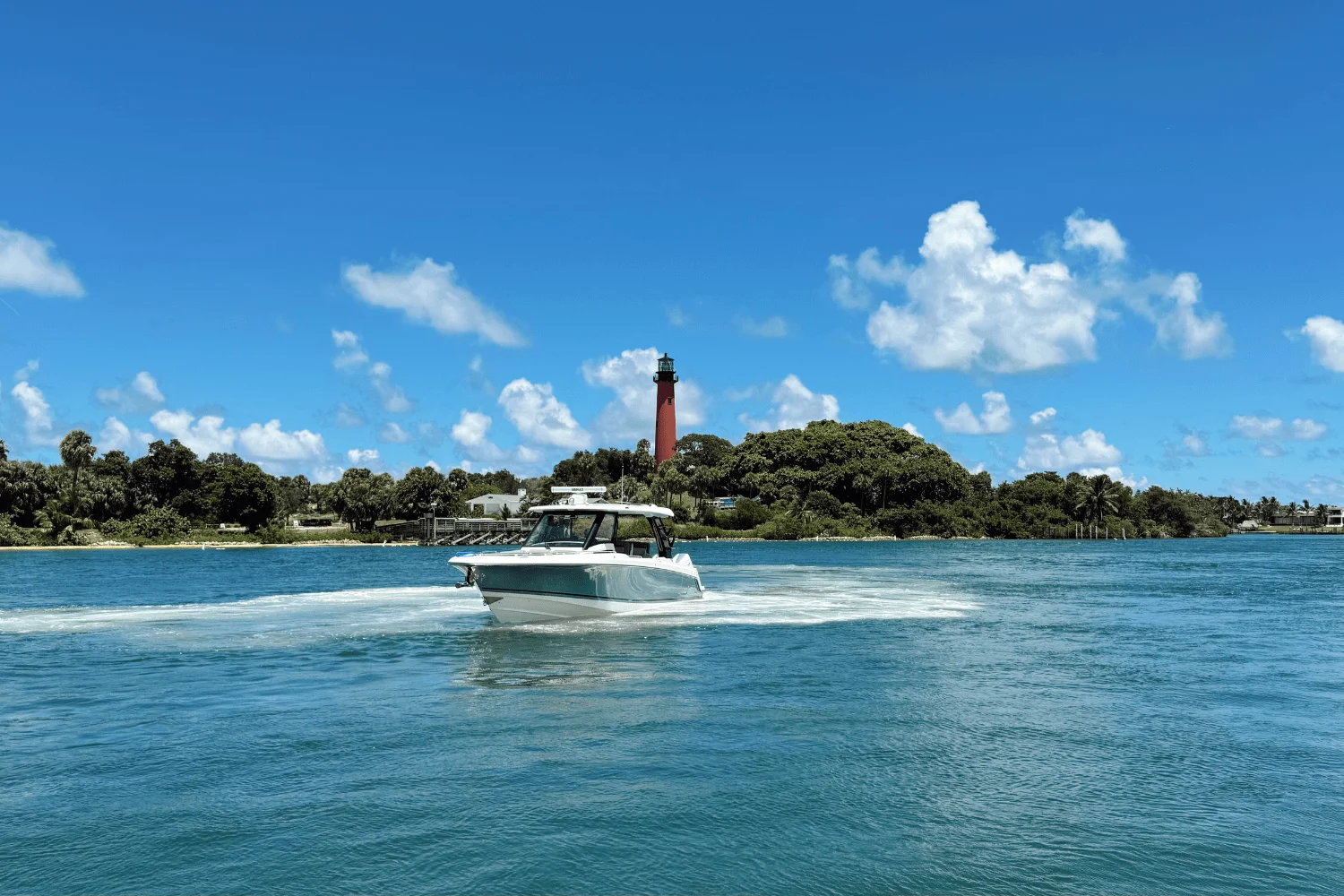 2025 Boston Whaler 350 Realm Image Thumbnail #4