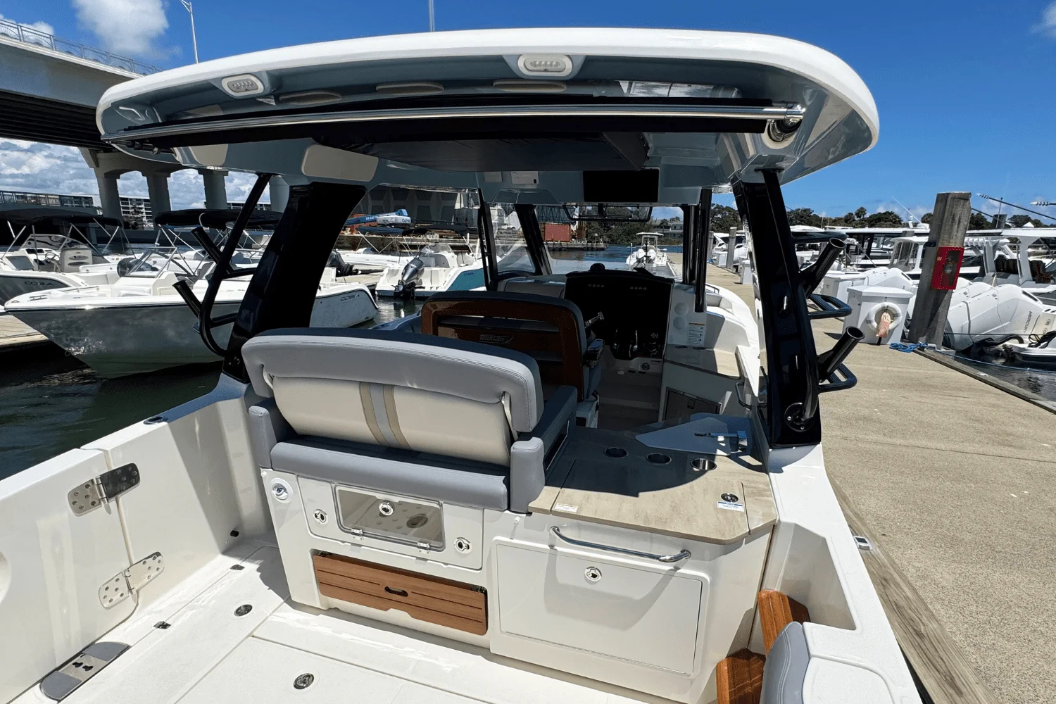 2025 Boston Whaler 350 Realm Image Thumbnail #6