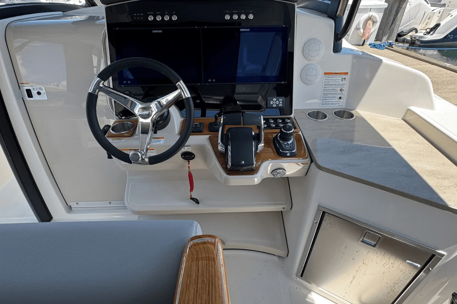 2025 Boston Whaler 350 Realm Image Thumbnail #19