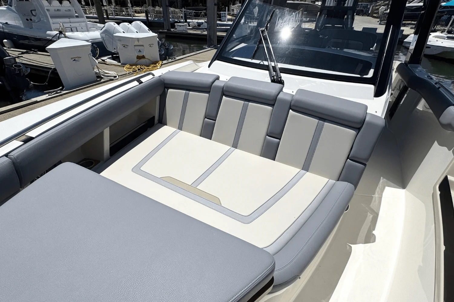 2025 Boston Whaler 350 Realm Image Thumbnail #23