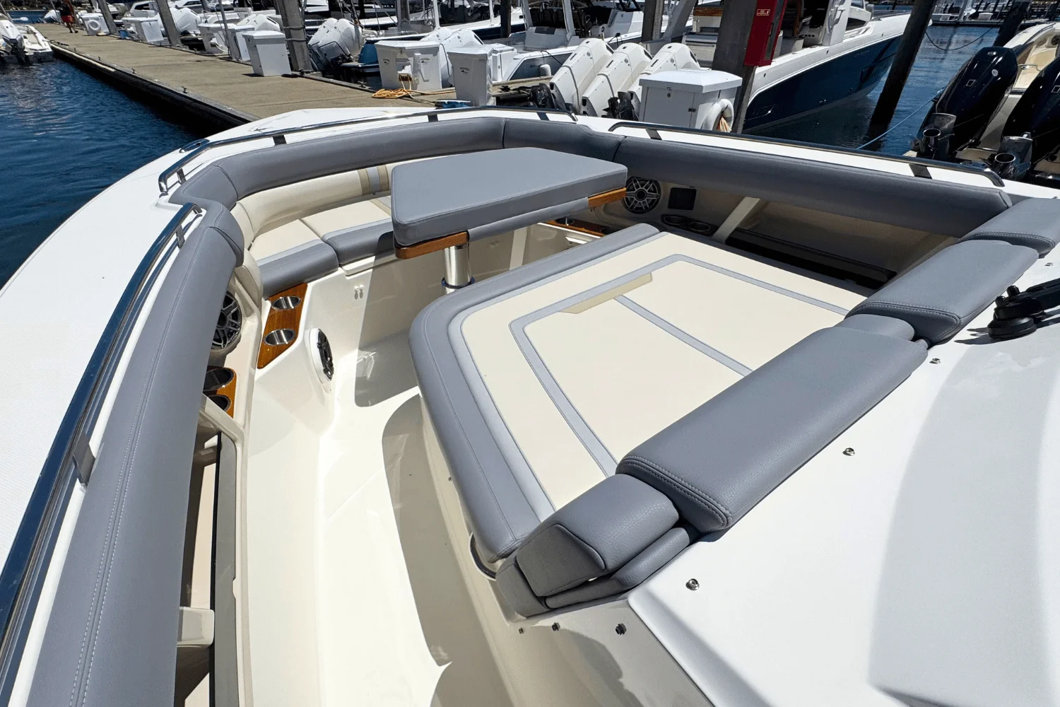 2025 Boston Whaler 350 Realm Image Thumbnail #24