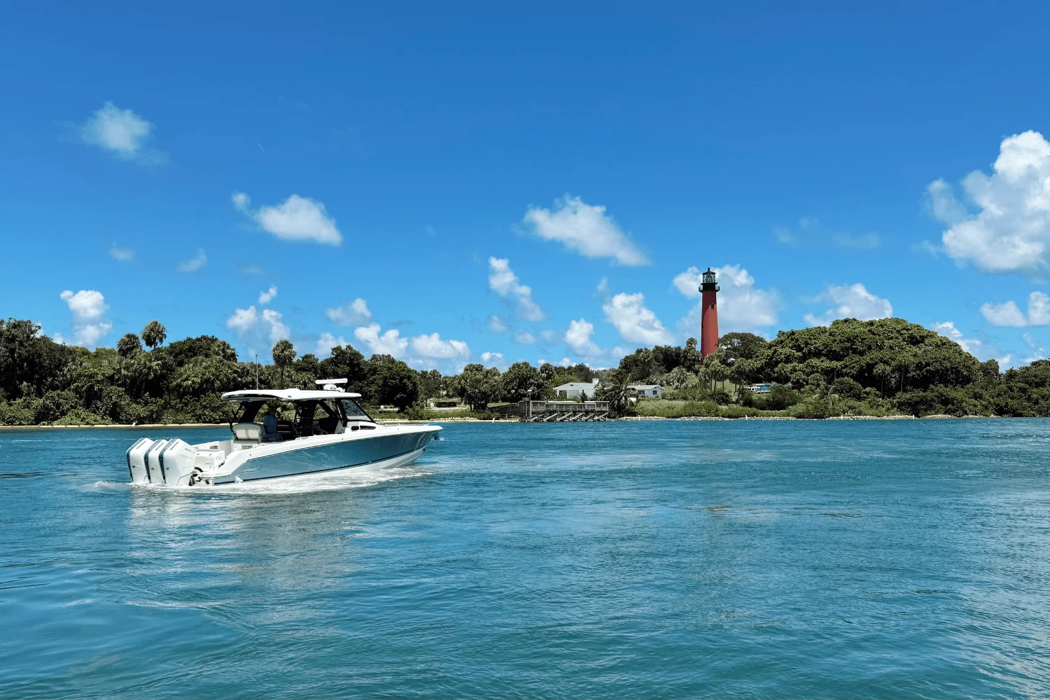 2025 Boston Whaler 350 Realm Image Thumbnail #2