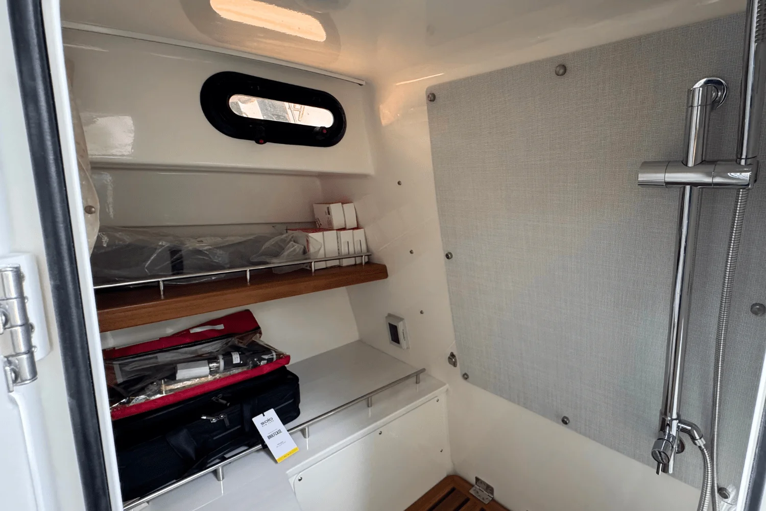 2025 Boston Whaler 350 Realm Image Thumbnail #29