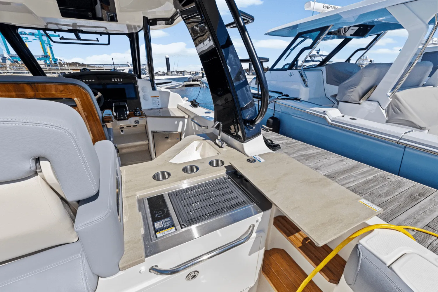 2025 Boston Whaler 350 Realm Image Thumbnail #15