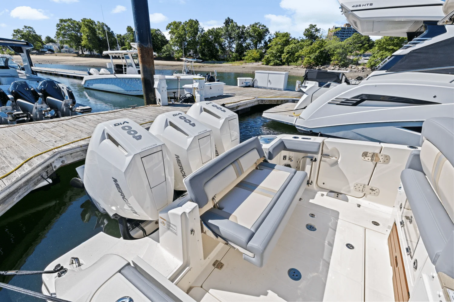 2025 Boston Whaler 350 Realm Image Thumbnail #8