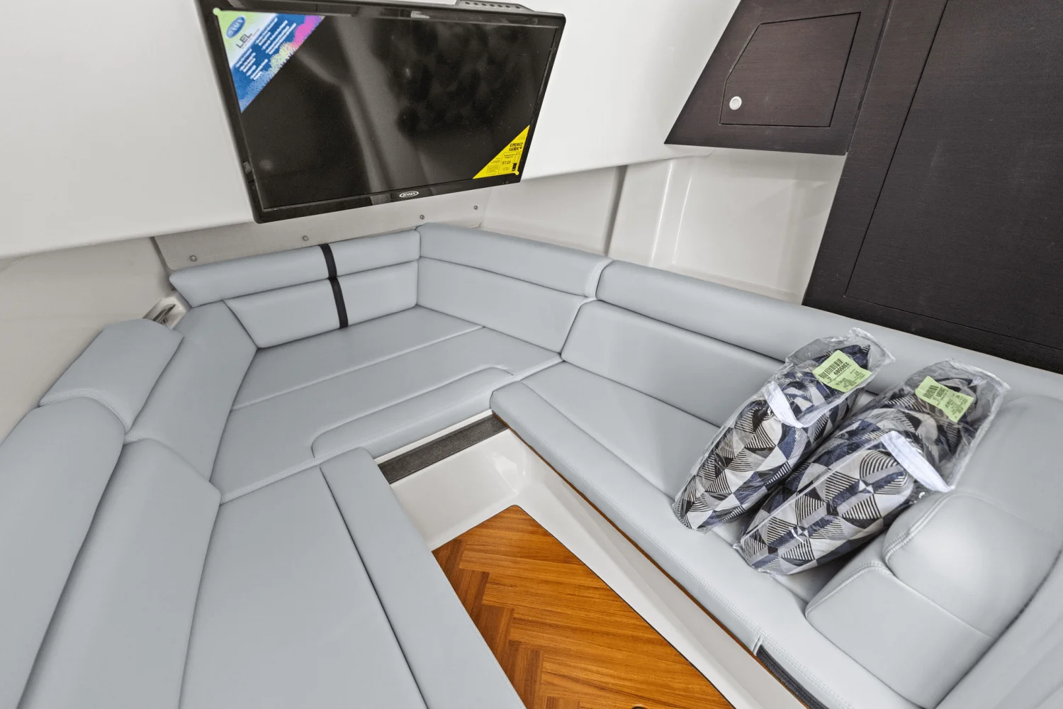 2025 Boston Whaler 350 Realm Image Thumbnail #34