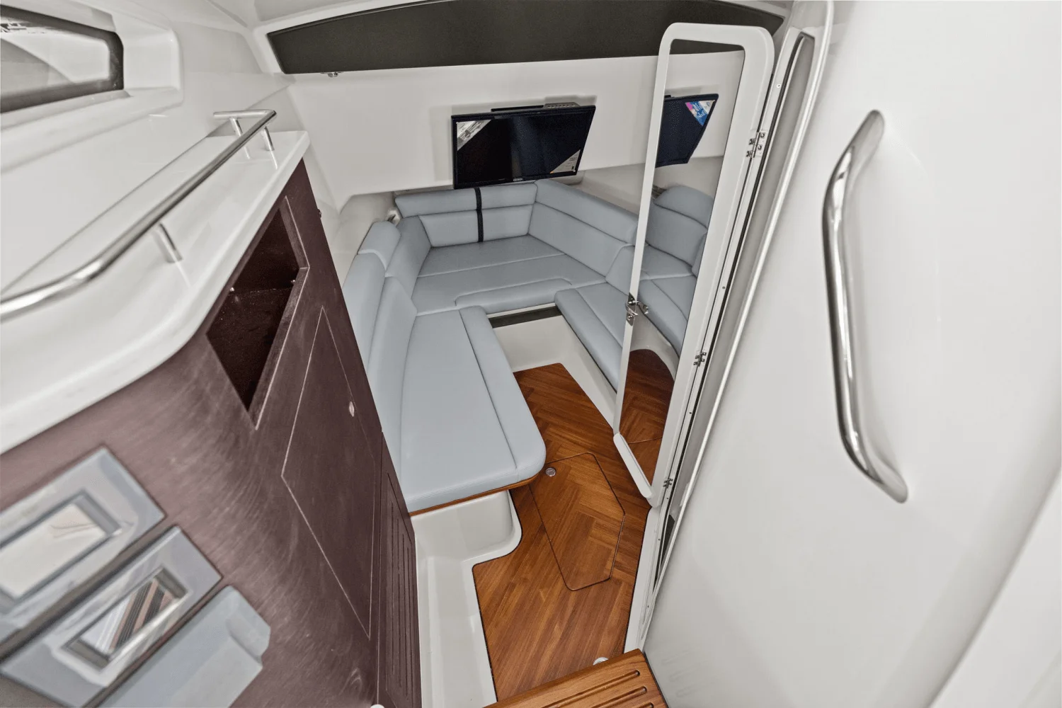 2025 Boston Whaler 350 Realm Image Thumbnail #31