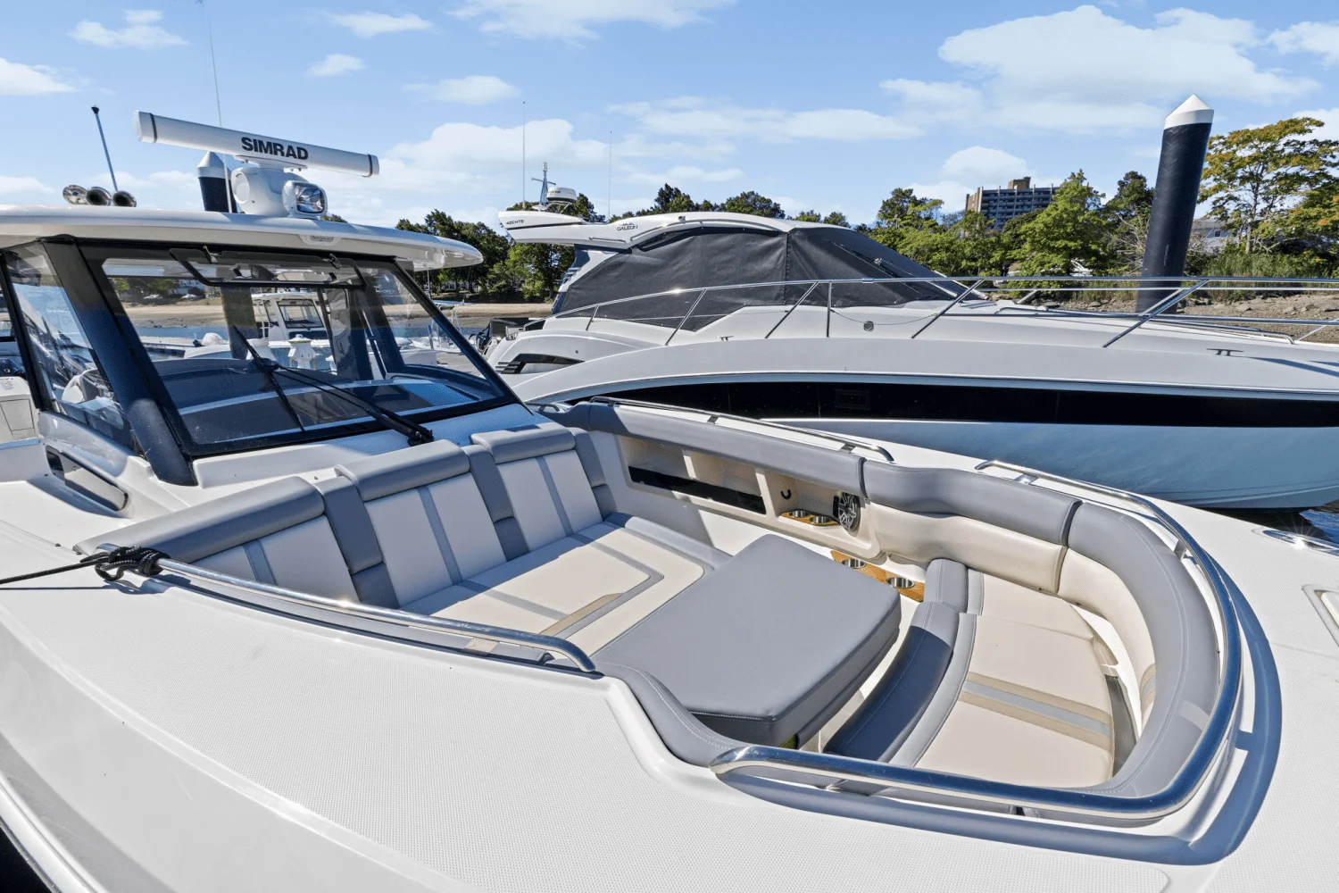 2025 Boston Whaler 350 Realm Image Thumbnail #47
