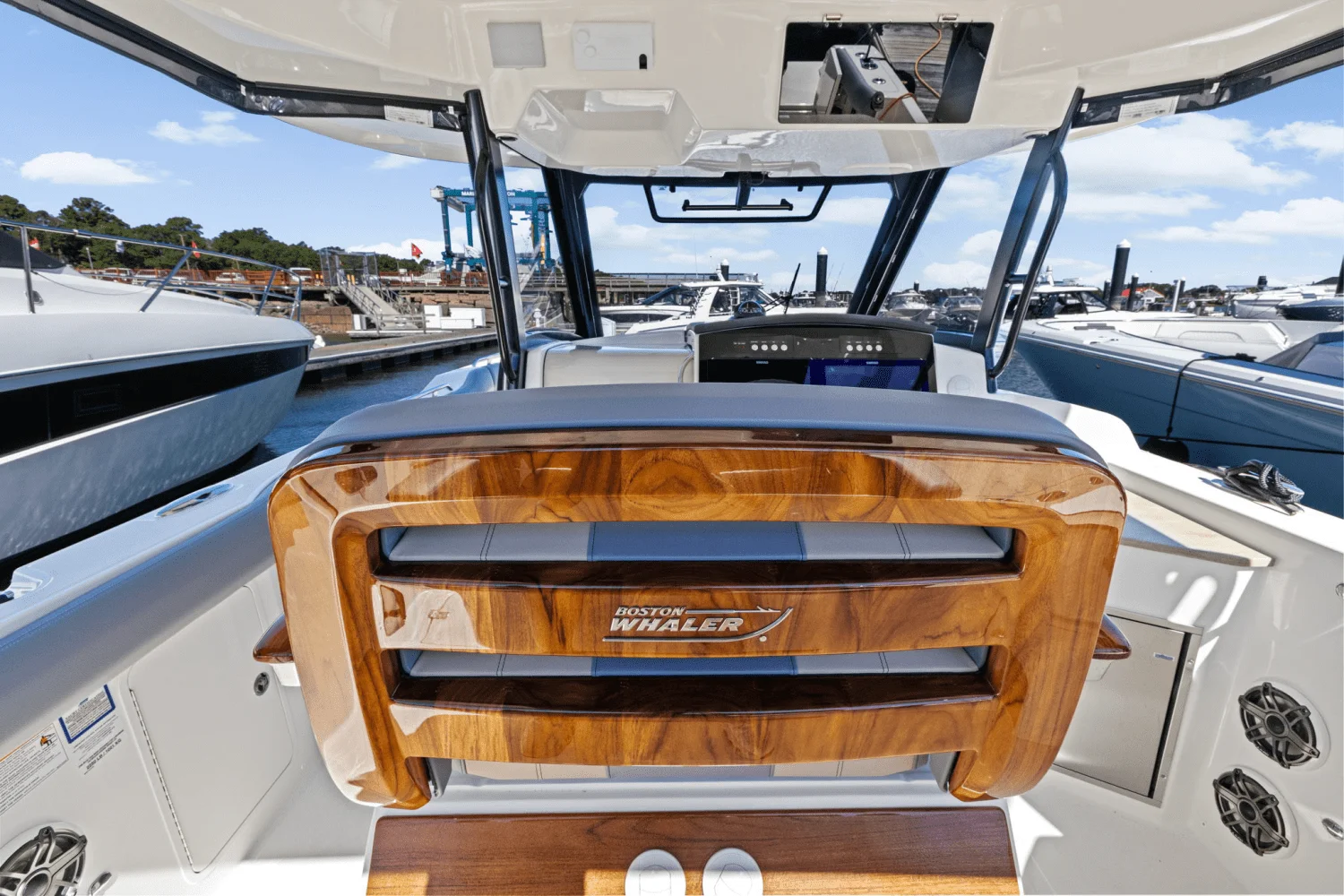 2025 Boston Whaler 350 Realm Image Thumbnail #21