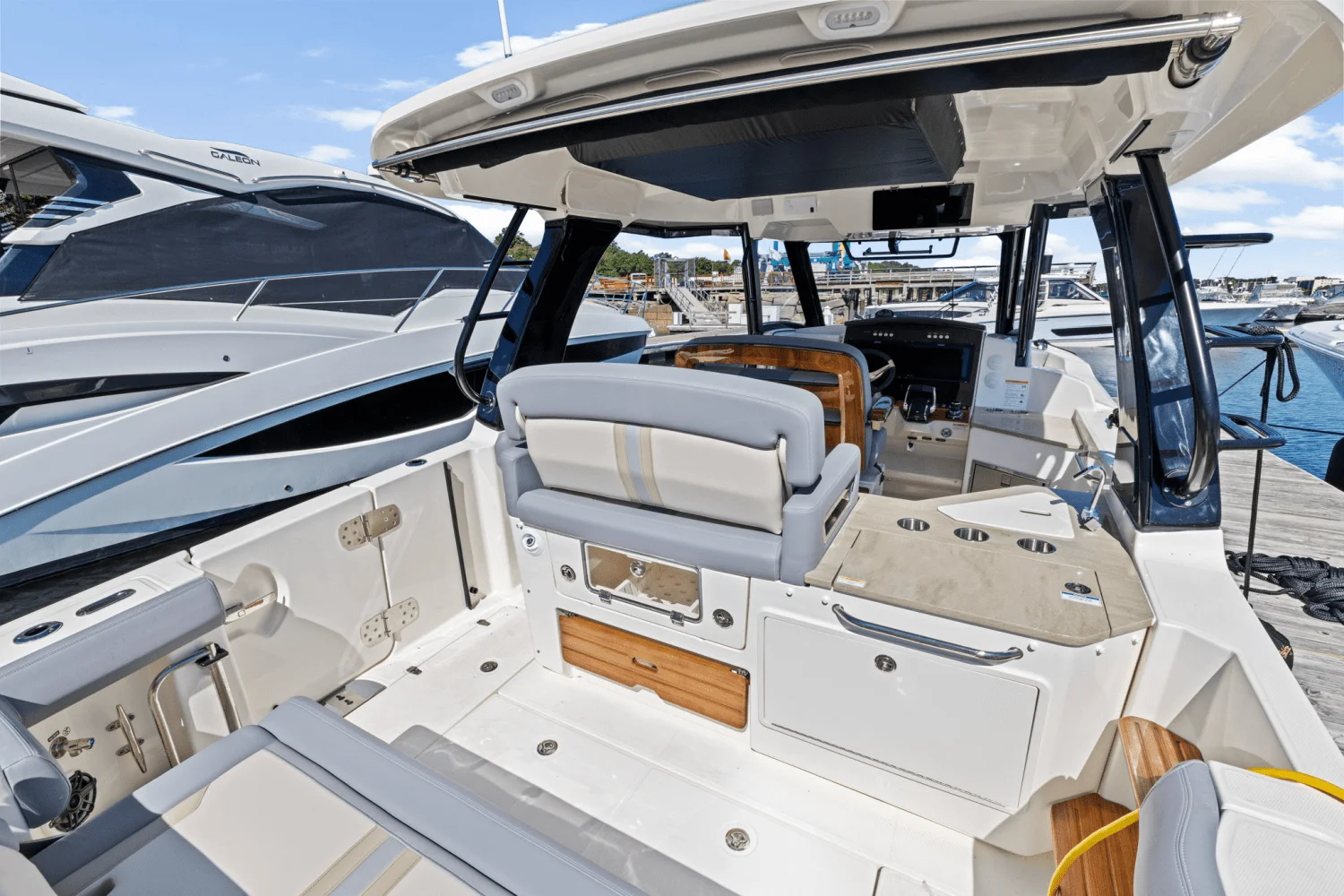 2025 Boston Whaler 350 Realm Image Thumbnail #13