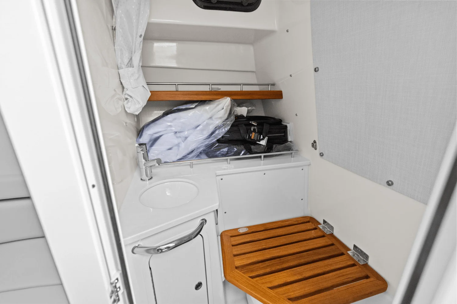 2025 Boston Whaler 350 Realm Image Thumbnail #41