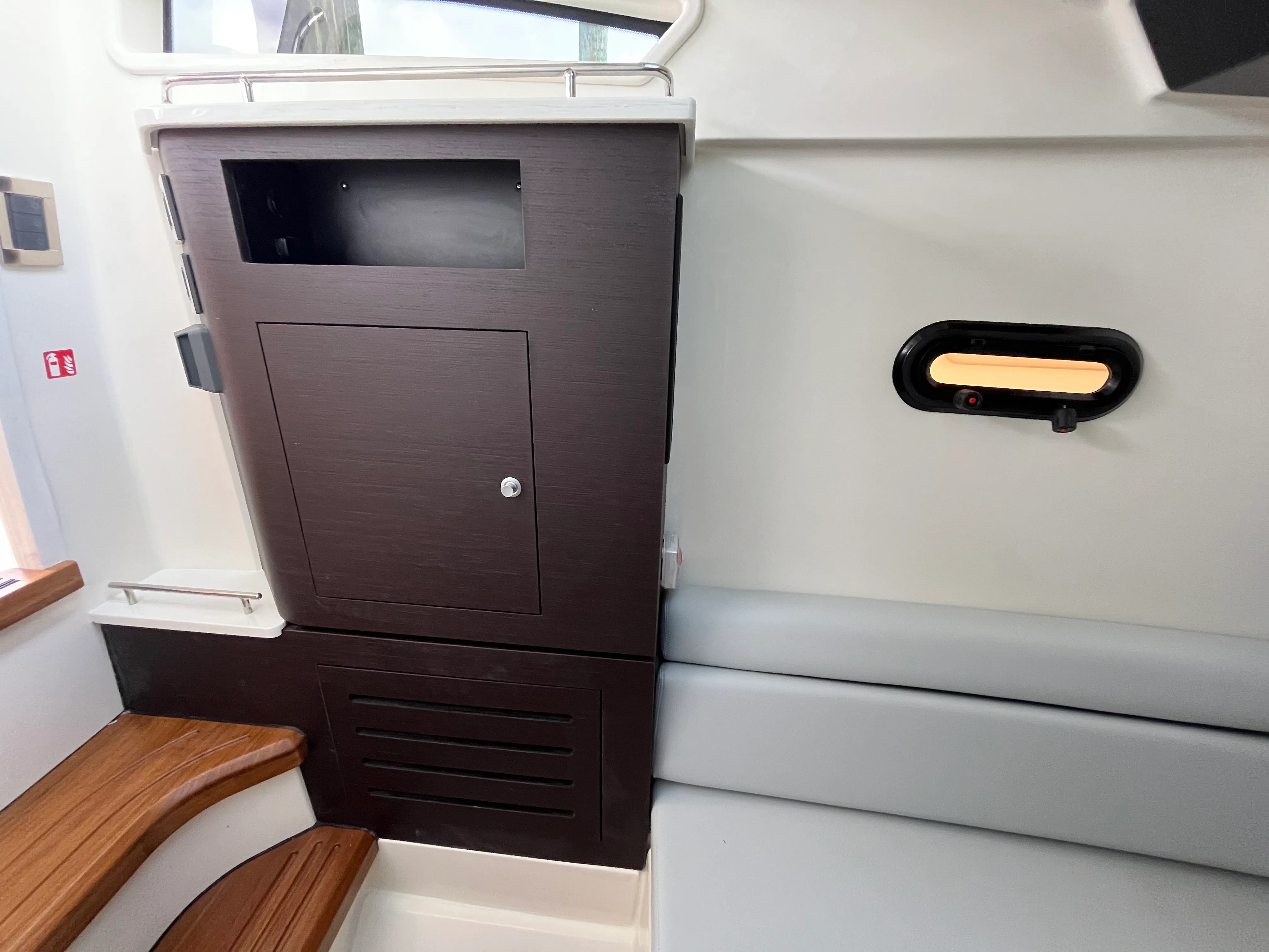 2026 Boston Whaler 350 Realm Image Thumbnail #38