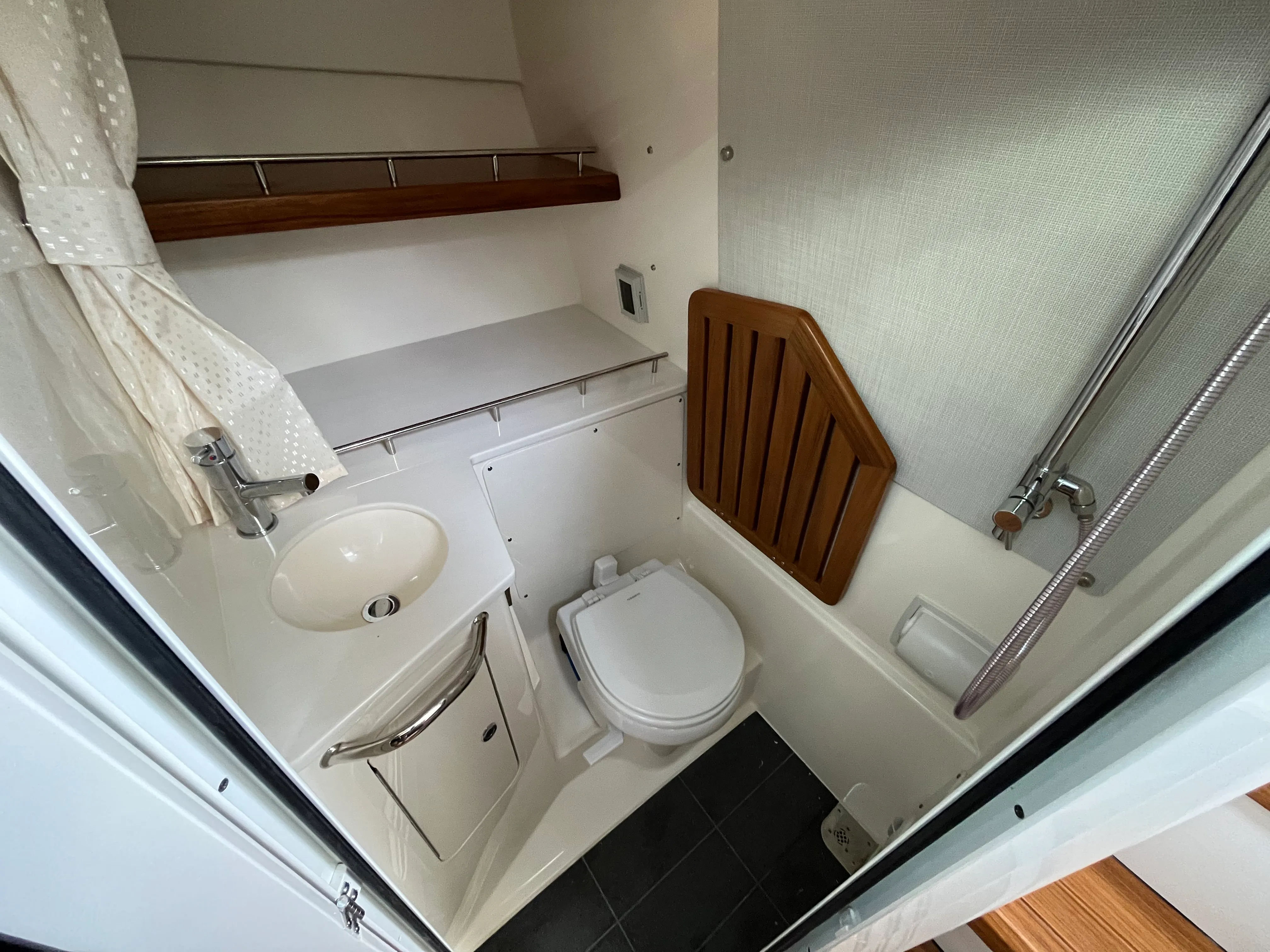 2026 Boston Whaler 350 Realm Image Thumbnail #41