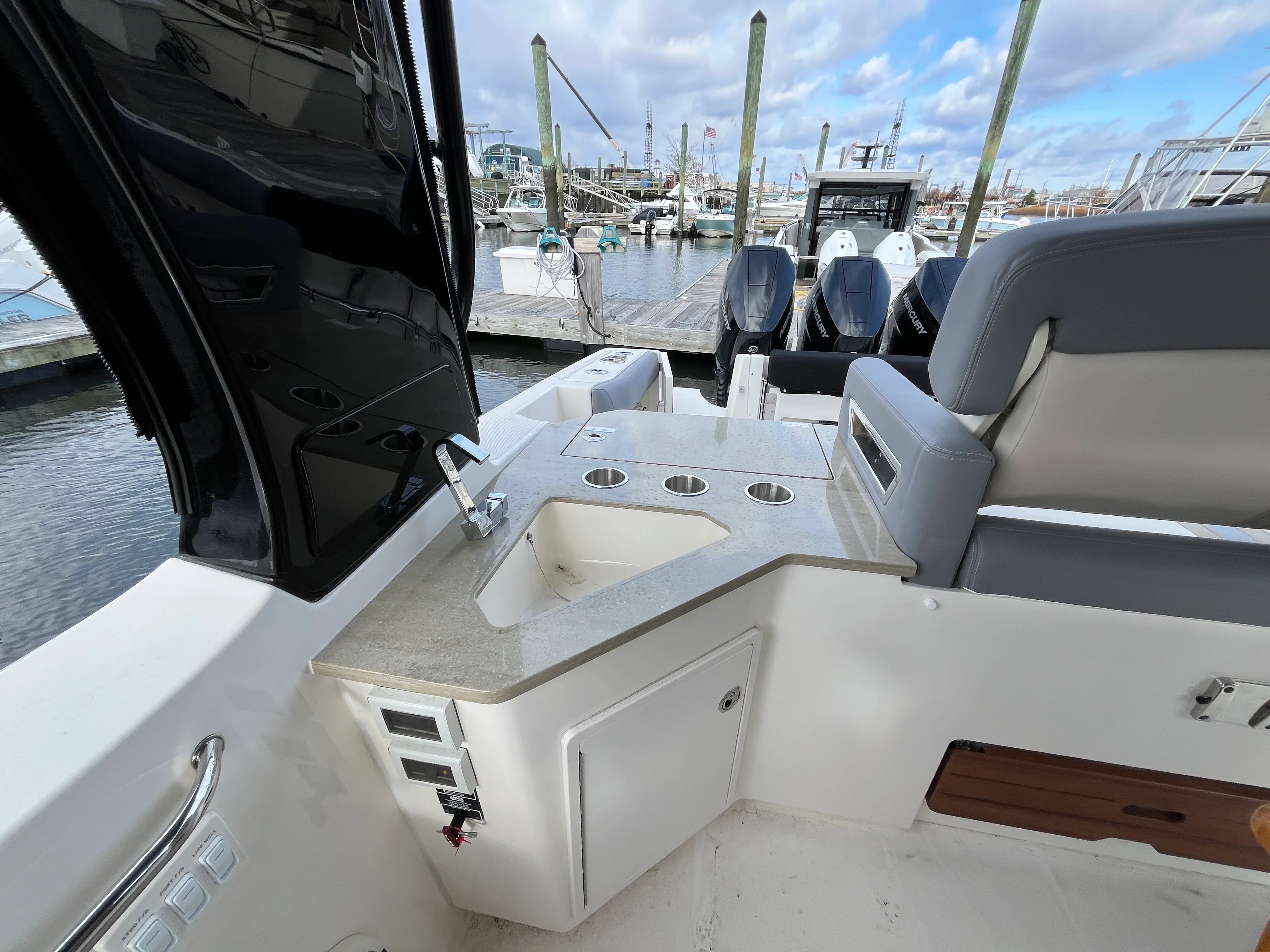 2026 Boston Whaler 350 Realm Image Thumbnail #27