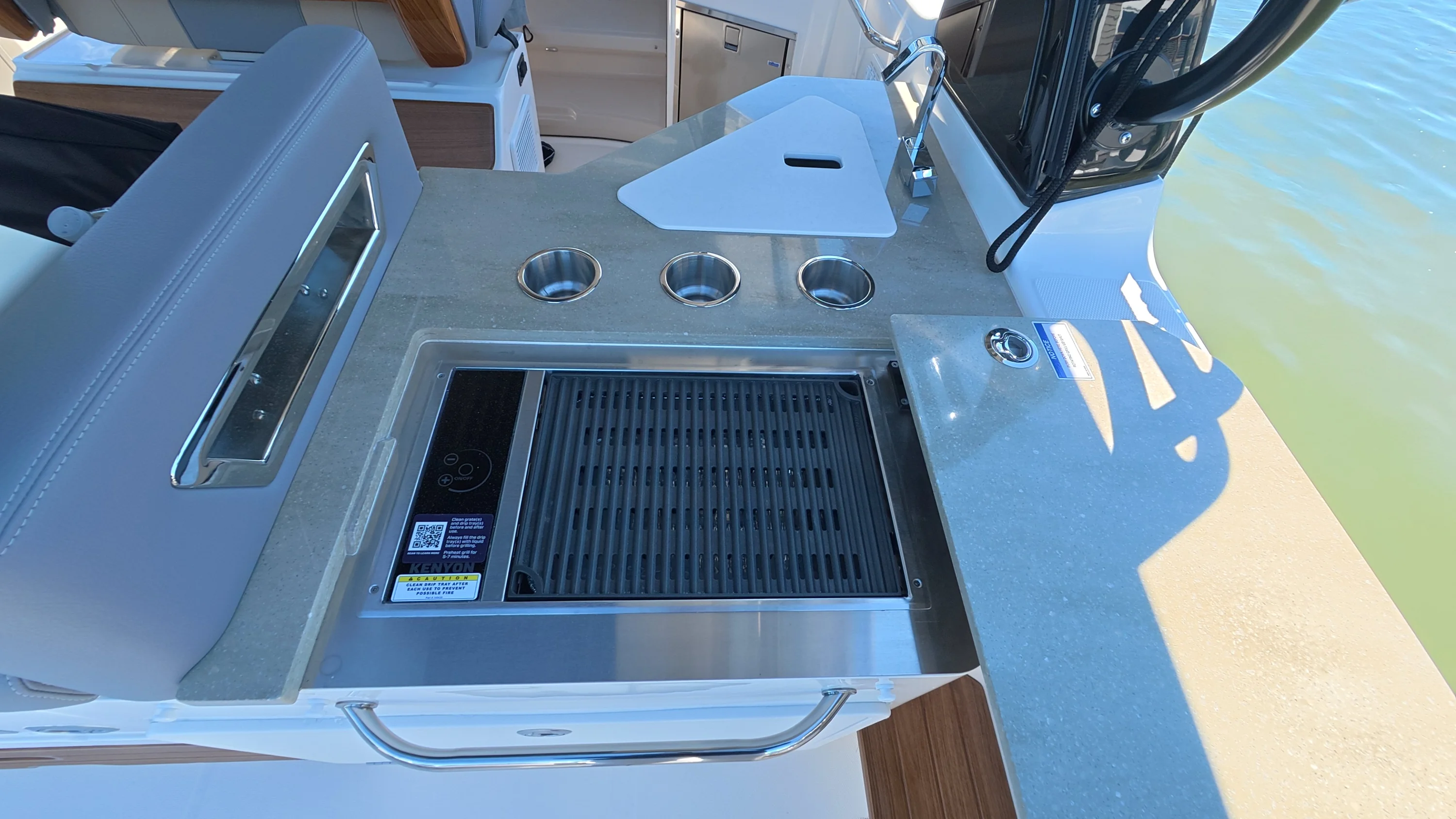2026 Boston Whaler 350 Realm Image Thumbnail #24