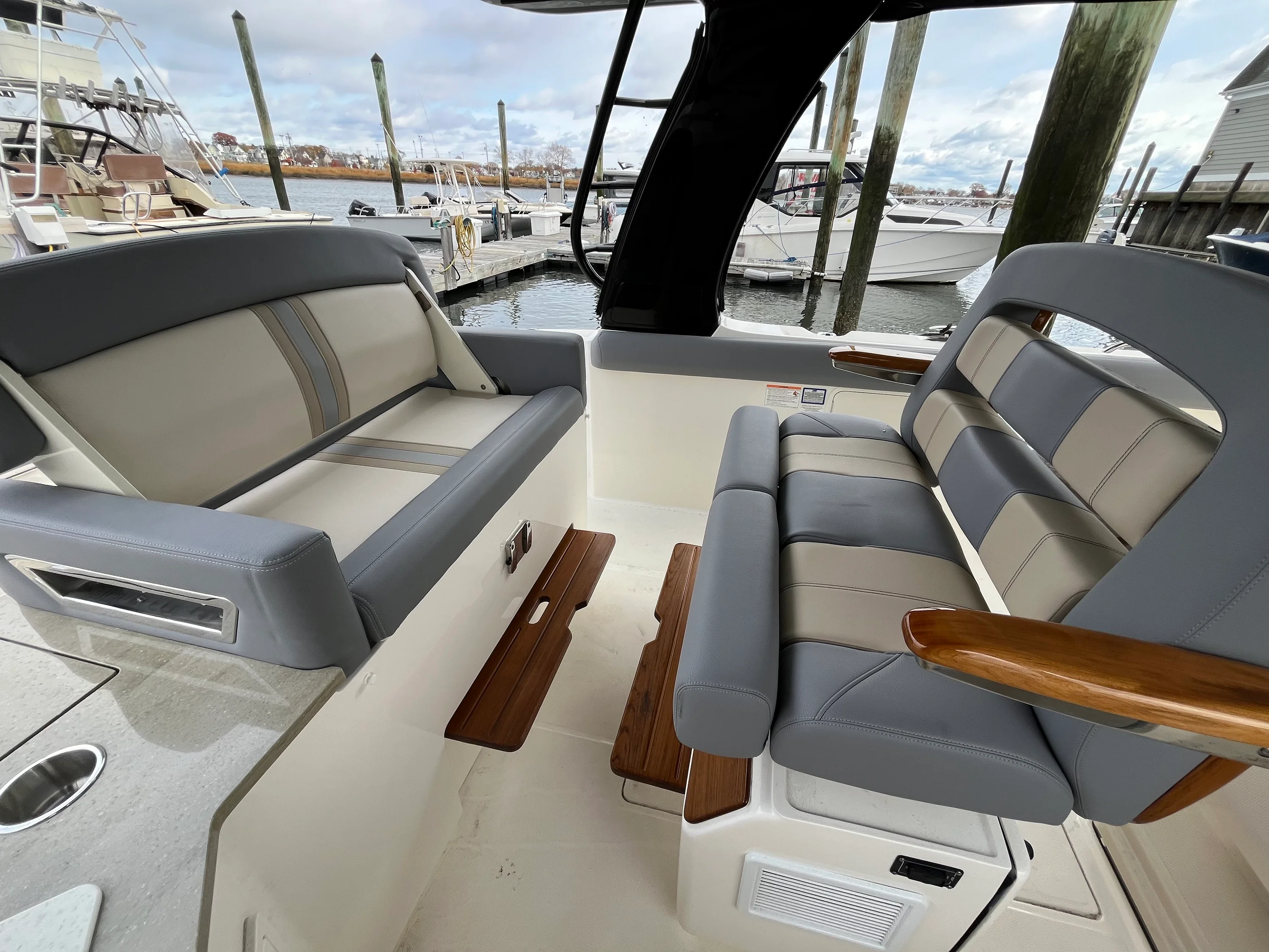 2026 Boston Whaler 350 Realm Image Thumbnail #28
