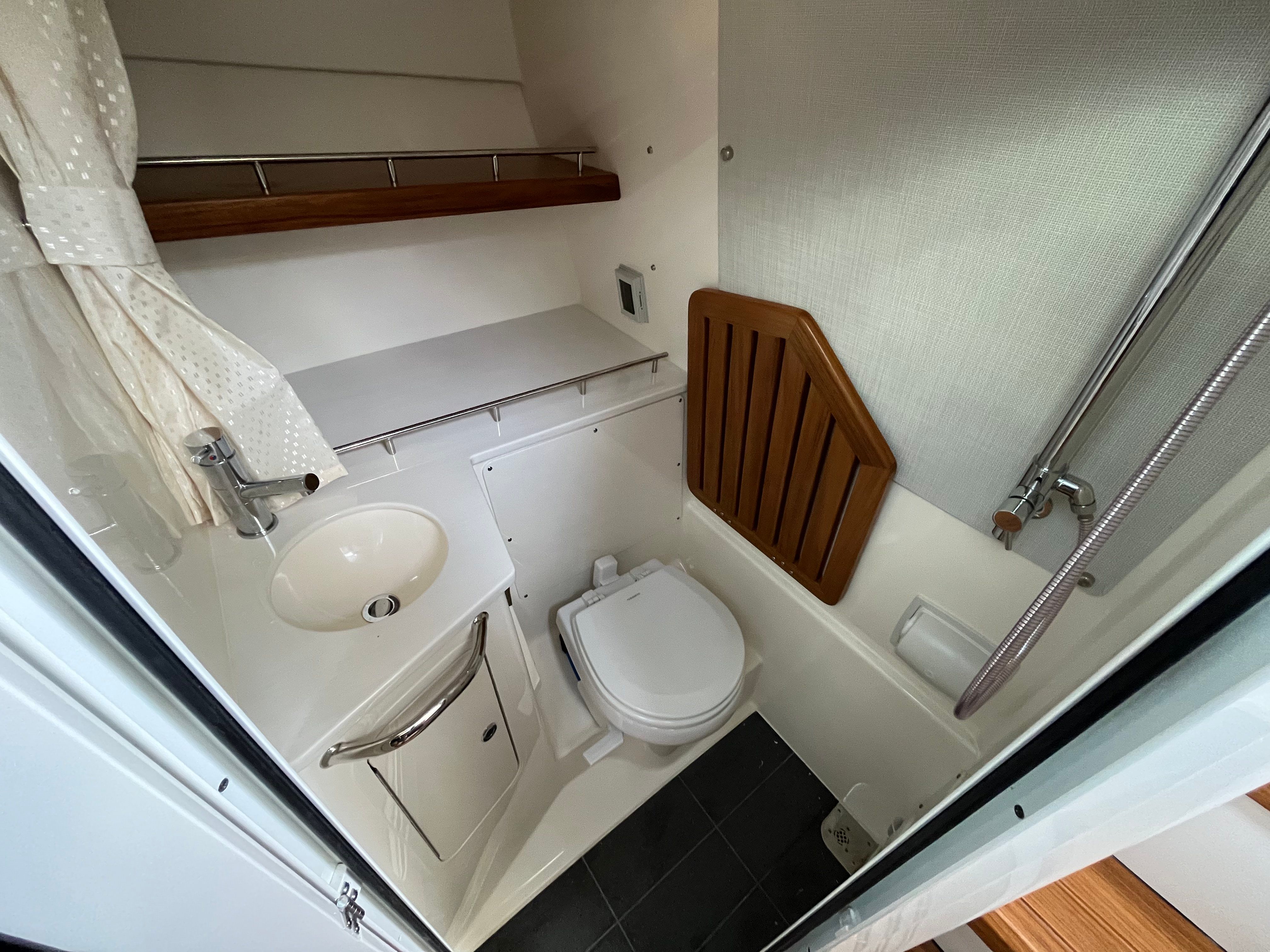 2026 Boston Whaler 350 Realm Image Thumbnail #41