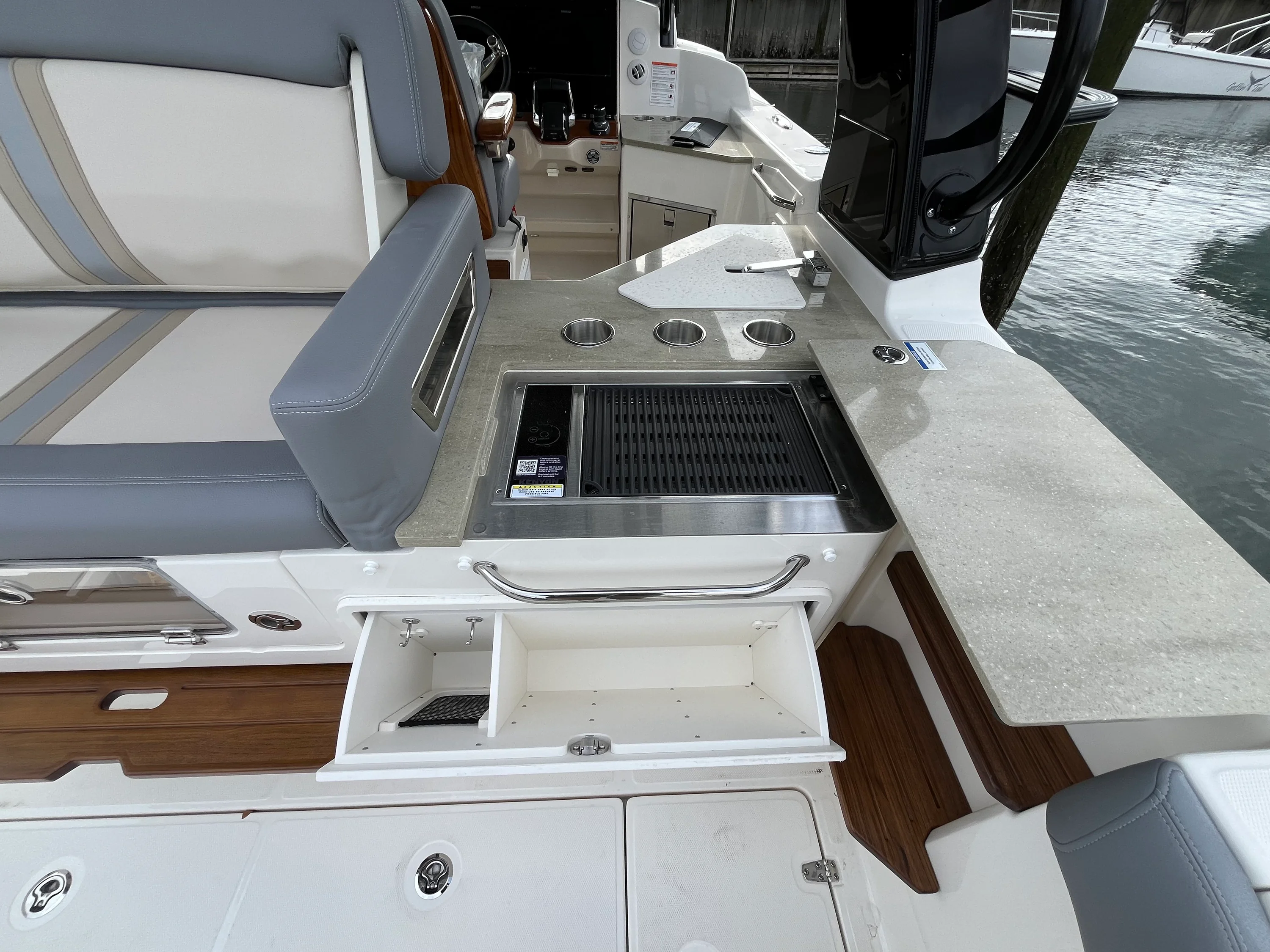 2026 Boston Whaler 350 Realm Image Thumbnail #24
