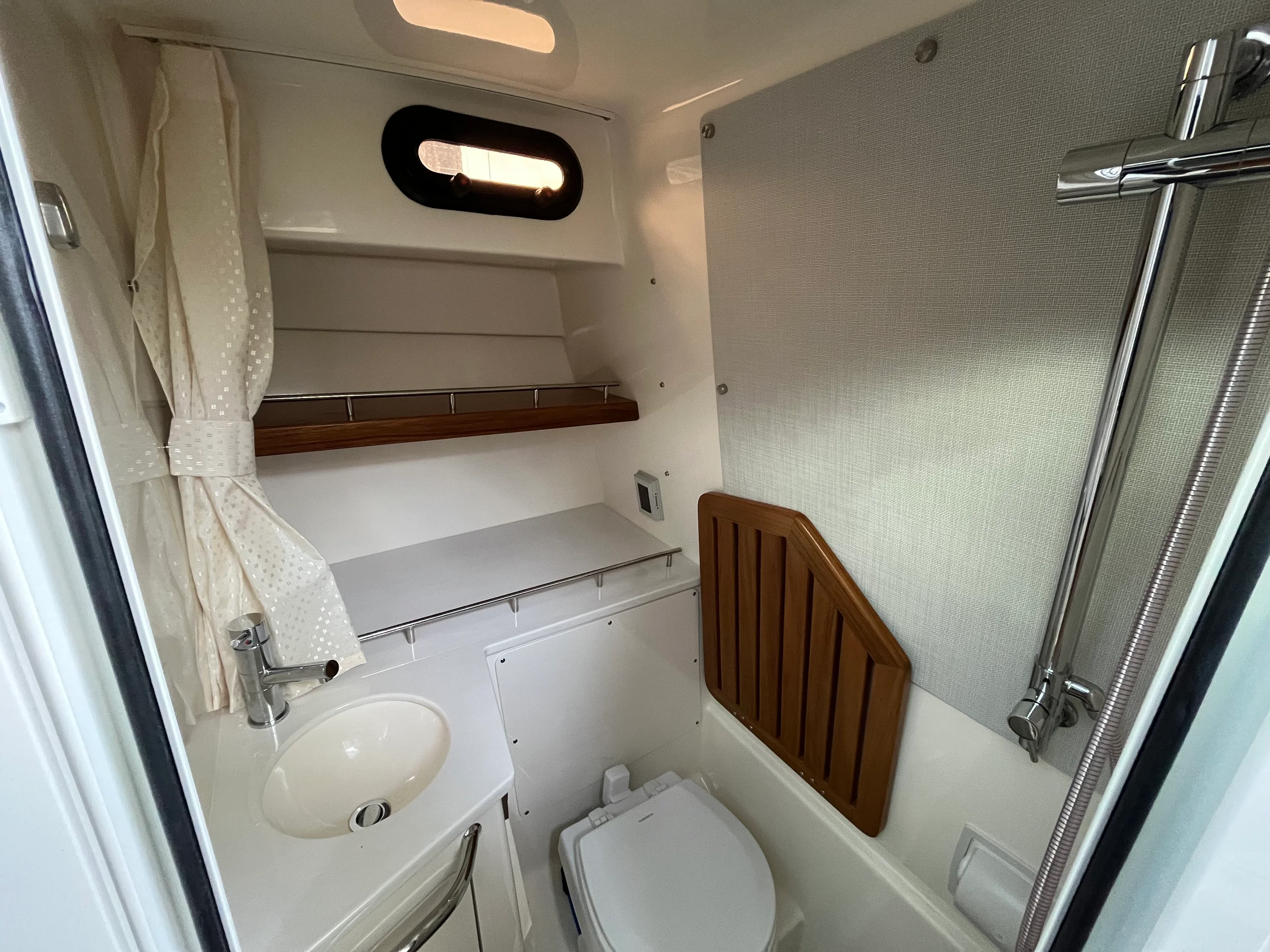 2026 Boston Whaler 350 Realm Image Thumbnail #40