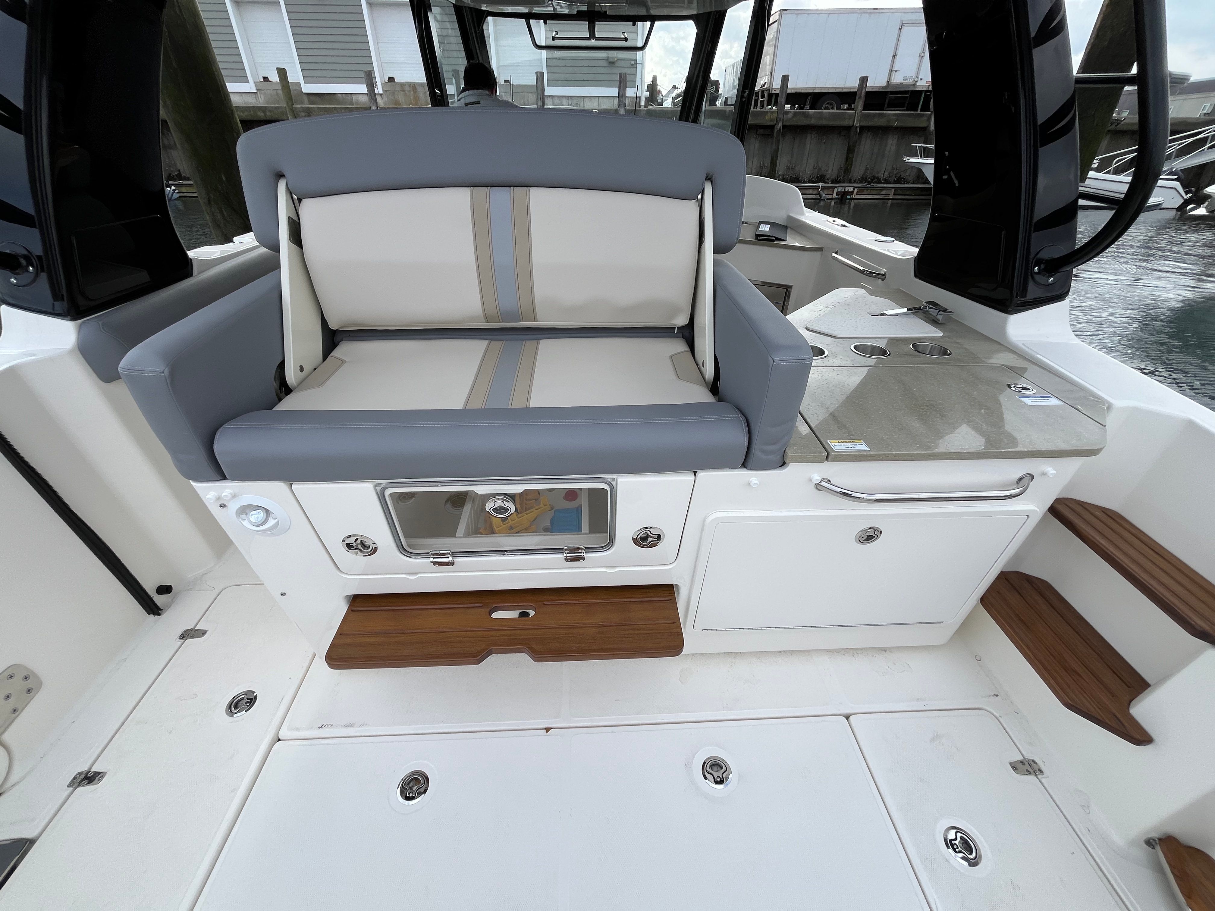 2026 Boston Whaler 350 Realm Image Thumbnail #23