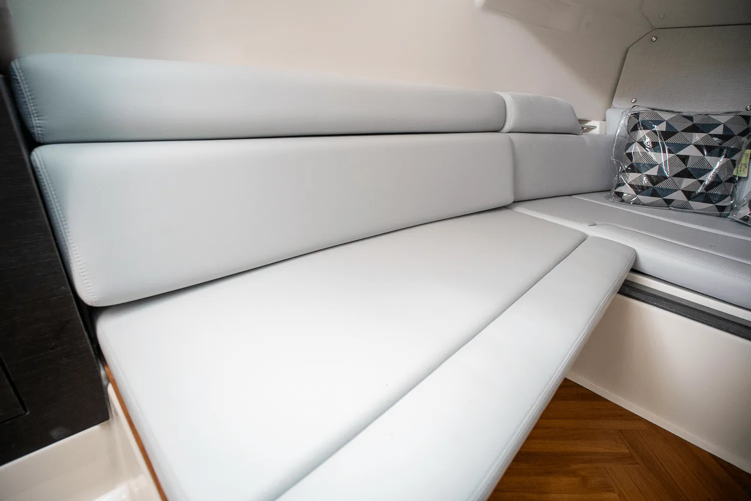 2025 Boston Whaler 350 Realm Image Thumbnail #20