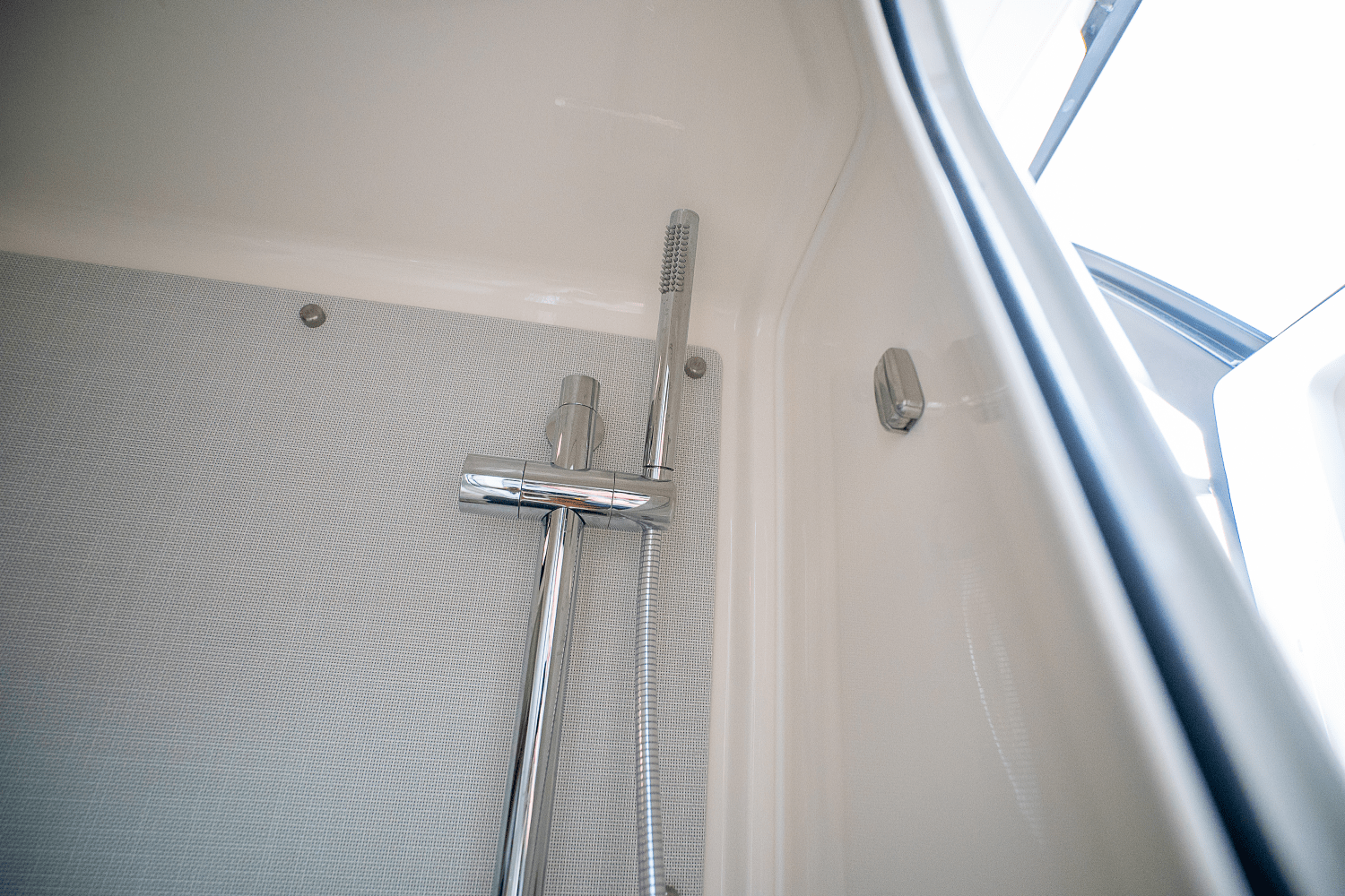 2025 Boston Whaler 350 Realm Image Thumbnail #24