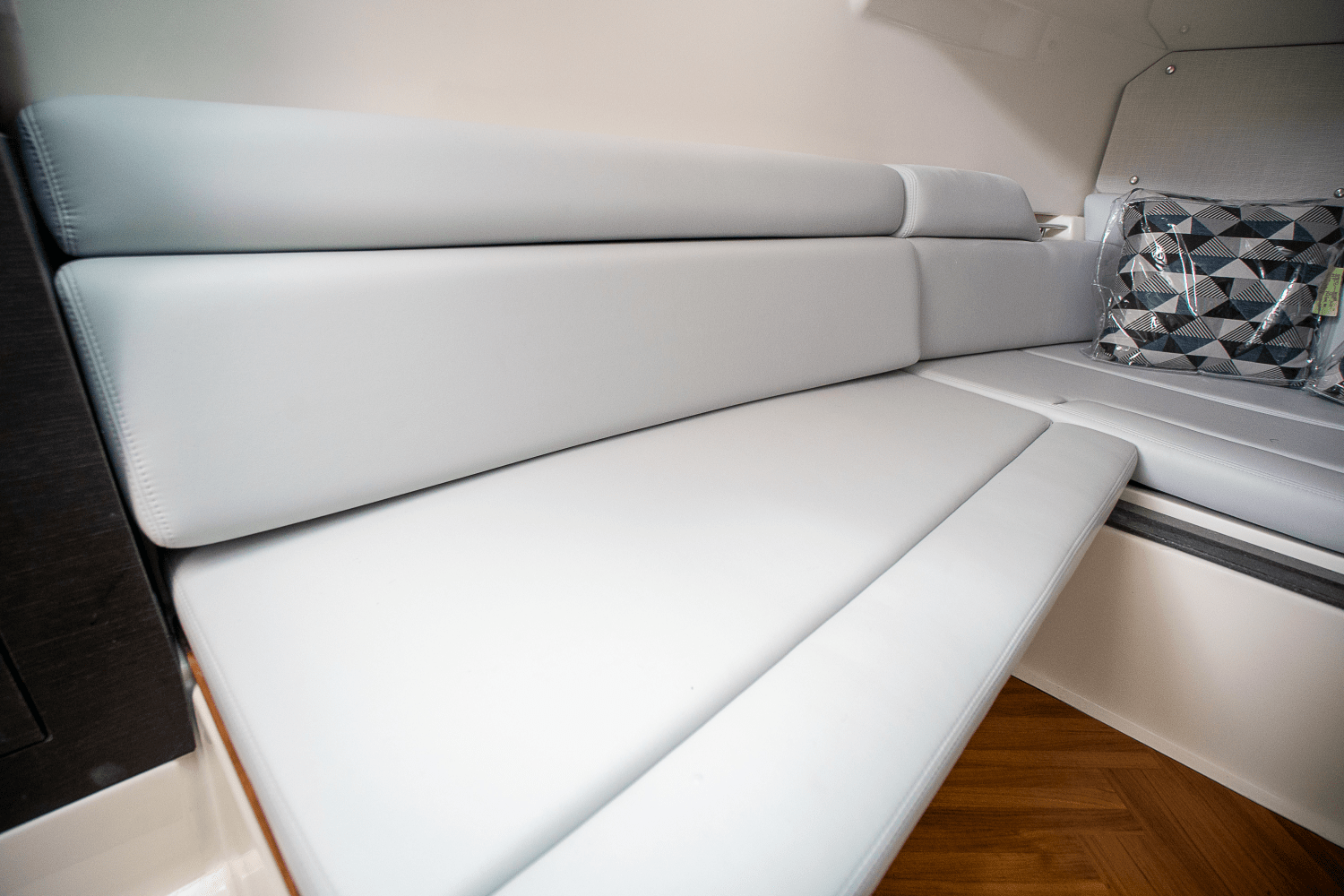 2025 Boston Whaler 350 Realm Image Thumbnail #20