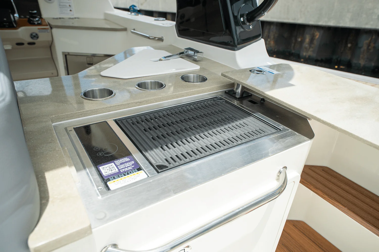 2025 Boston Whaler 350 Realm Image Thumbnail #9