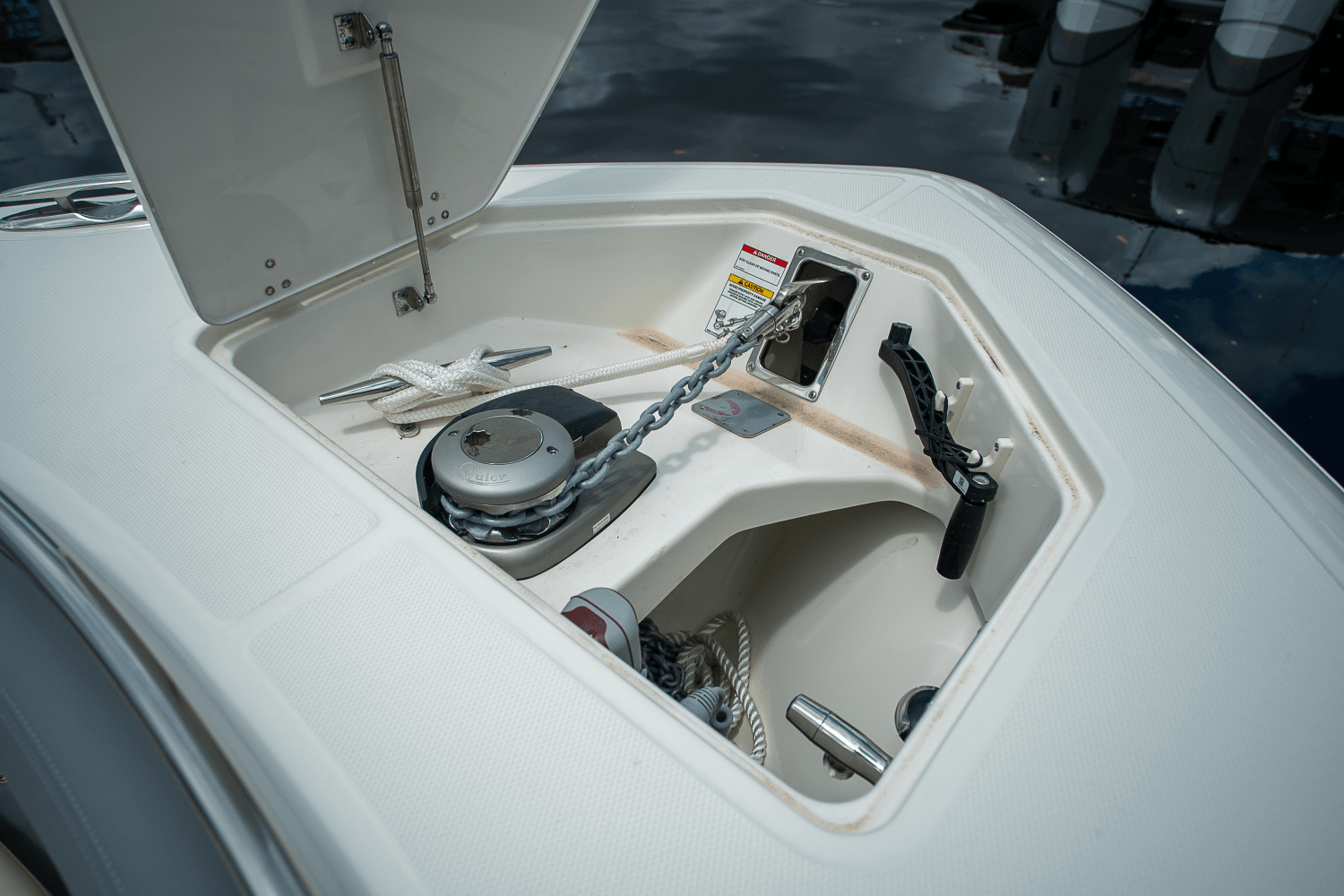 2025 Boston Whaler 350 Realm Image Thumbnail #30