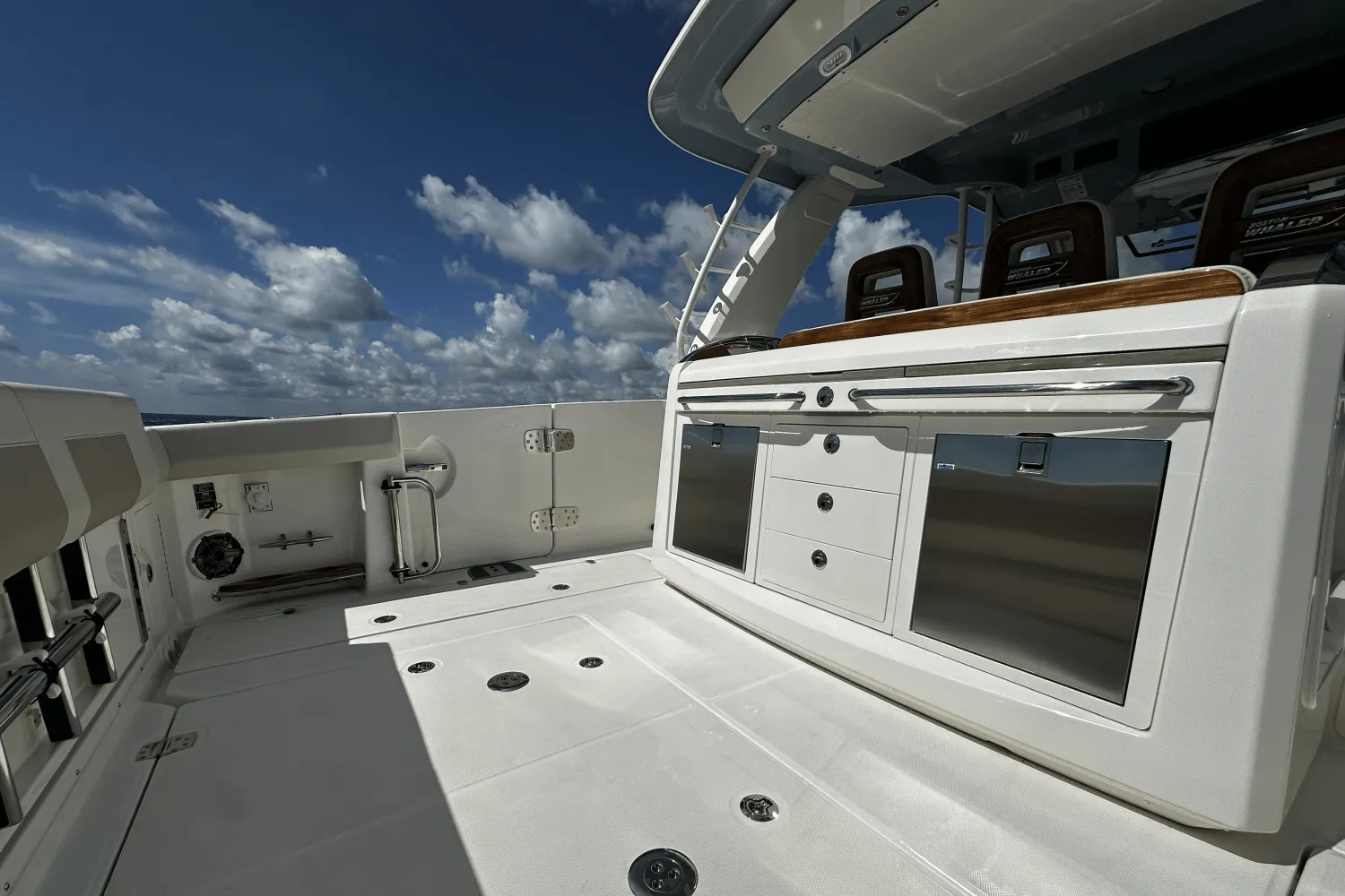 2026 Boston Whaler 420 Outrage Image Thumbnail #21