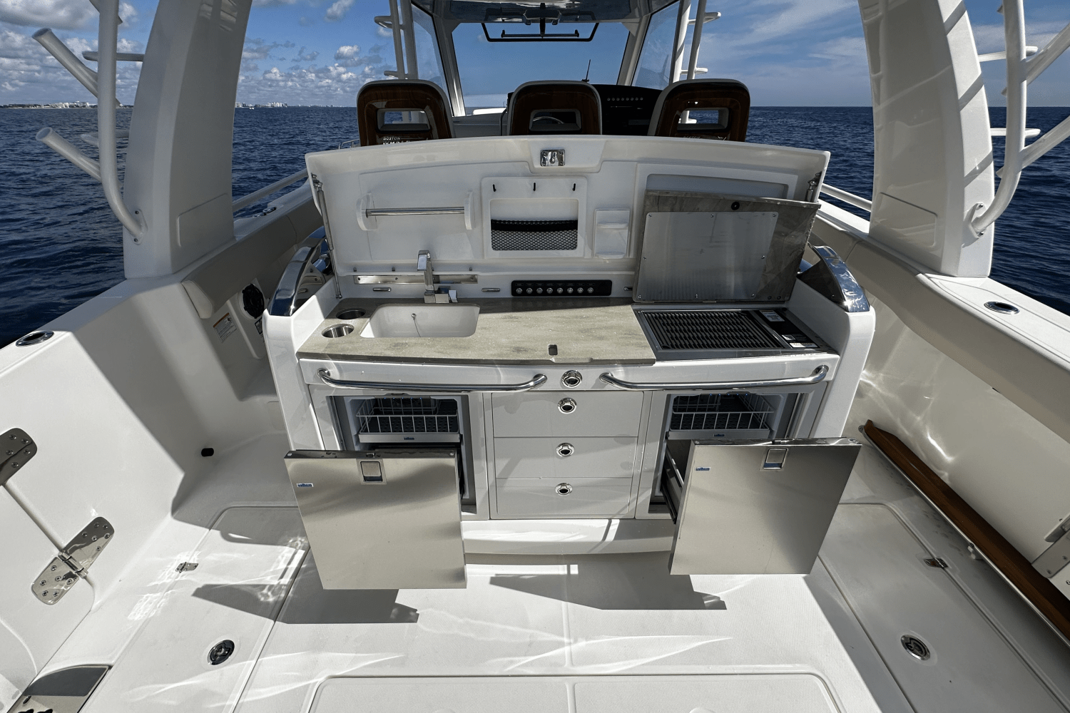 2026 Boston Whaler 420 Outrage Image Thumbnail #24
