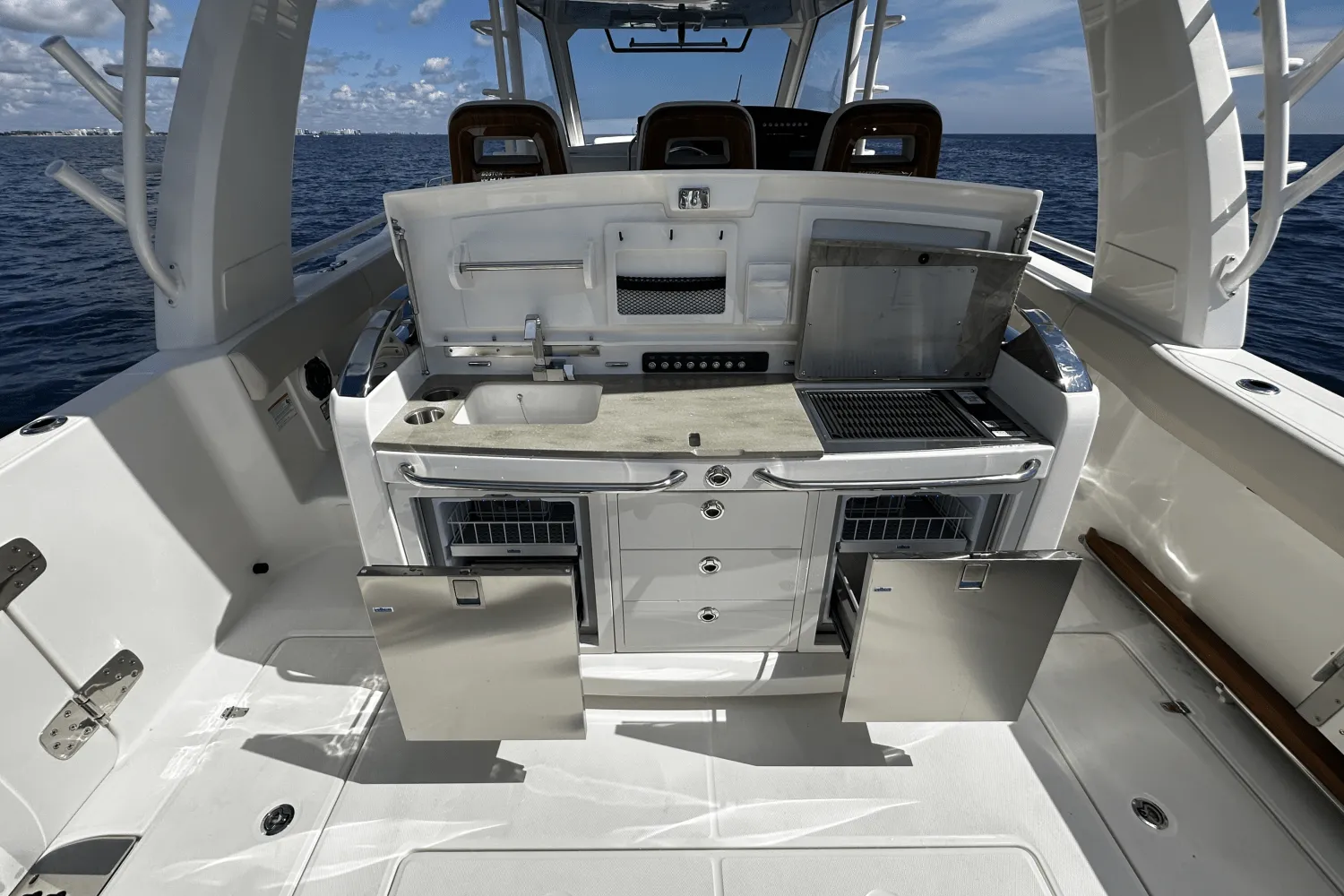2026 Boston Whaler 420 Outrage Image Thumbnail #24