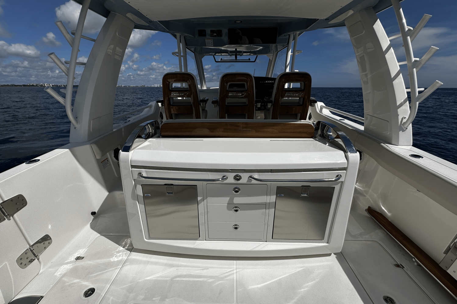 2026 Boston Whaler 420 Outrage Image Thumbnail #23