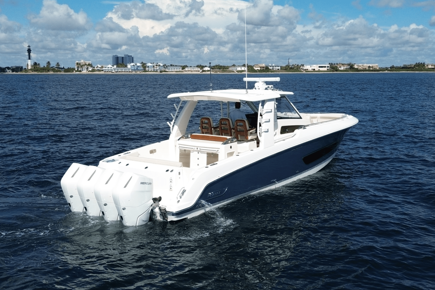 2026 Boston Whaler 420 Outrage Image Thumbnail #6