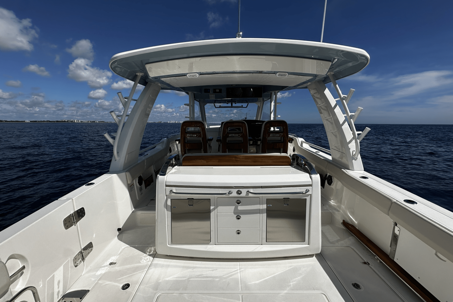 2026 Boston Whaler 420 Outrage Image Thumbnail #15