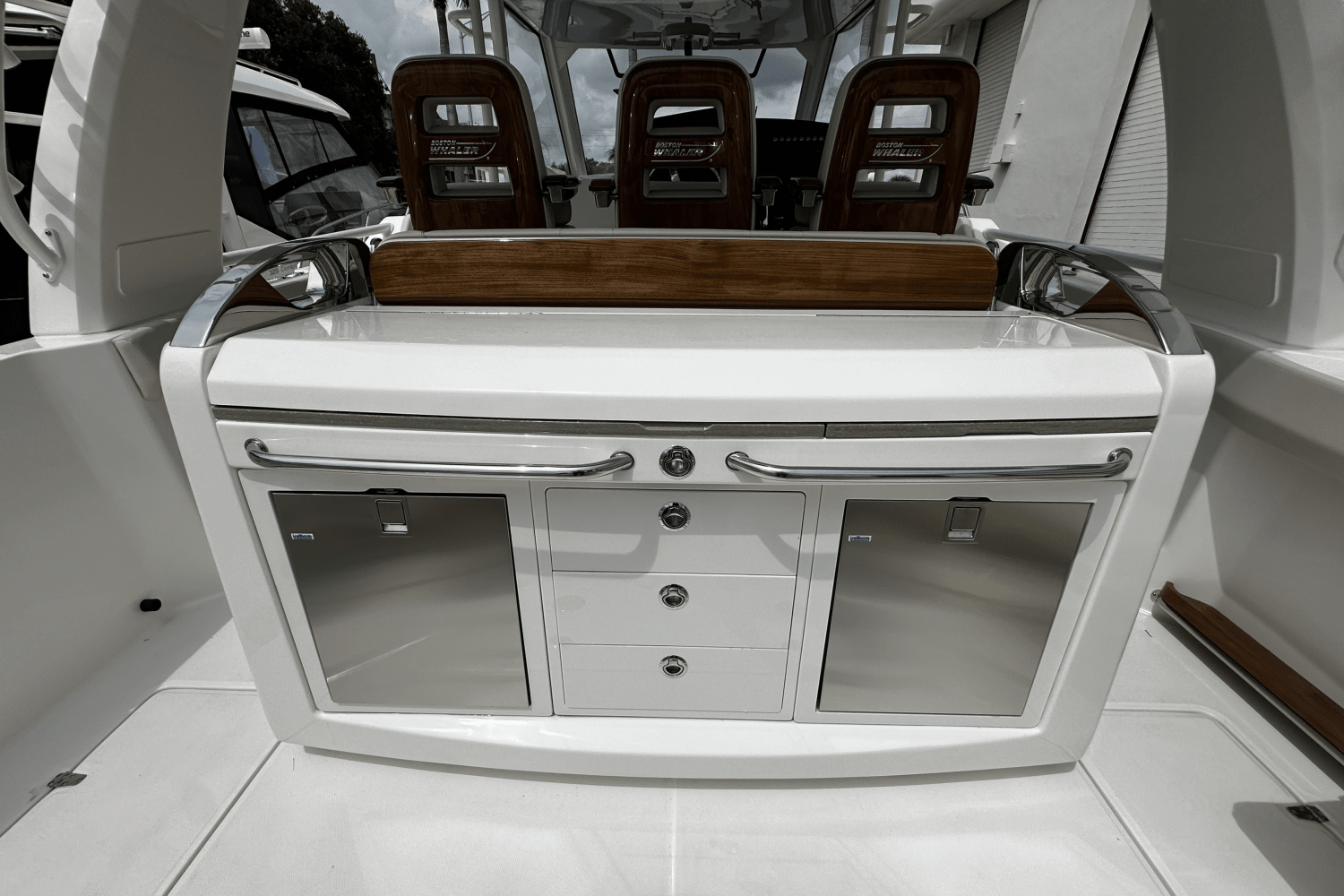 2026 Boston Whaler 420 Outrage Image Thumbnail #12