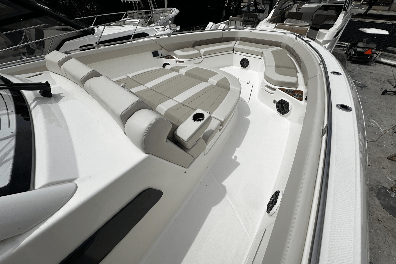 2026 Boston Whaler 420 Outrage Image Thumbnail #18
