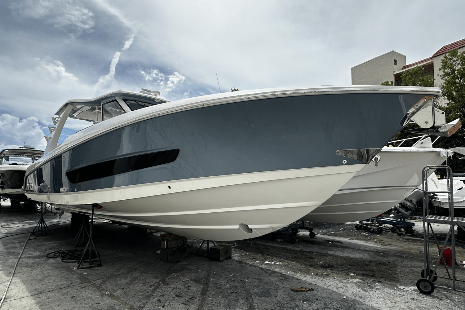 2026 Boston Whaler 420 Outrage