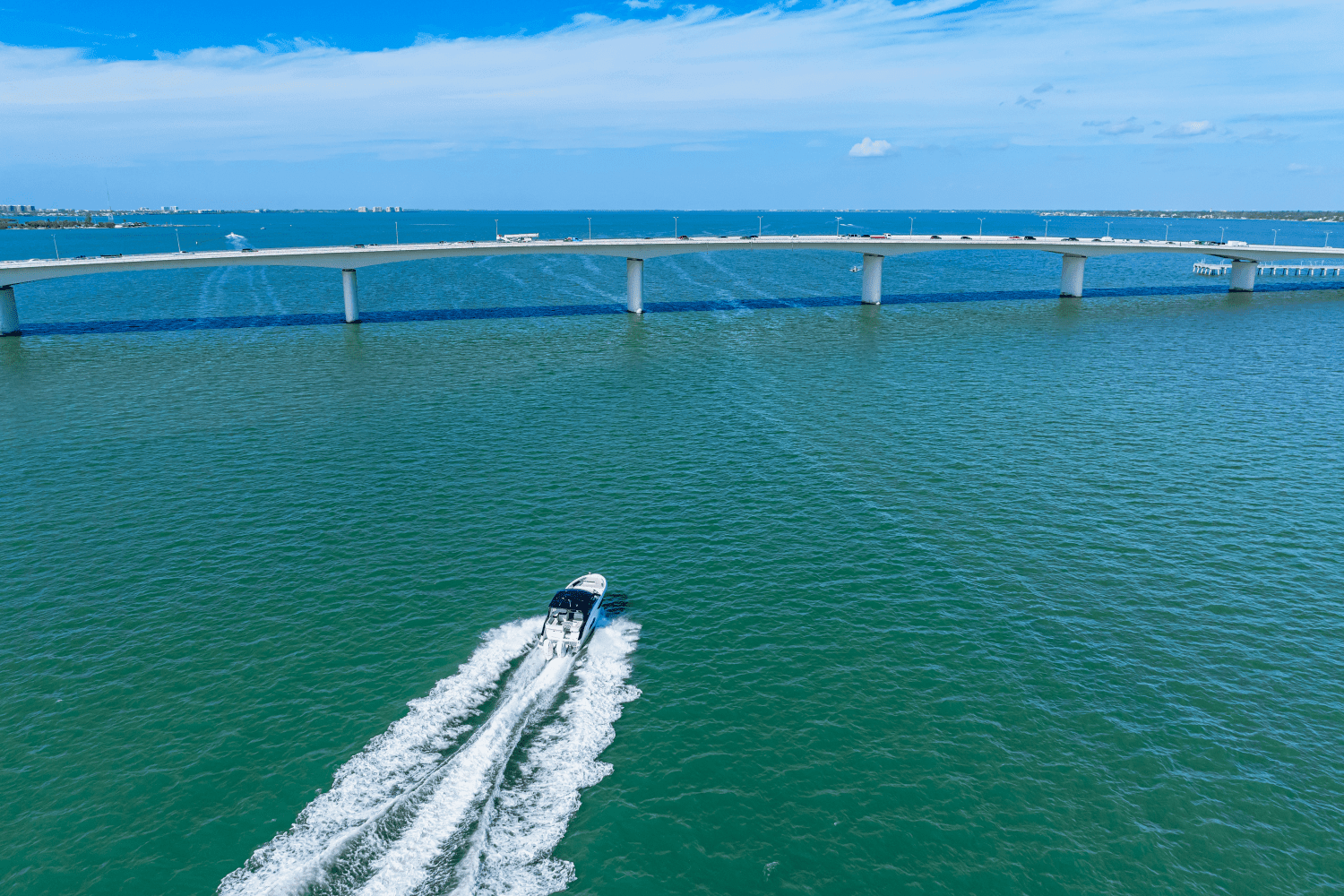 2024 Sea Ray 370 SUNDANCER OUTBOARD Image Thumbnail #31