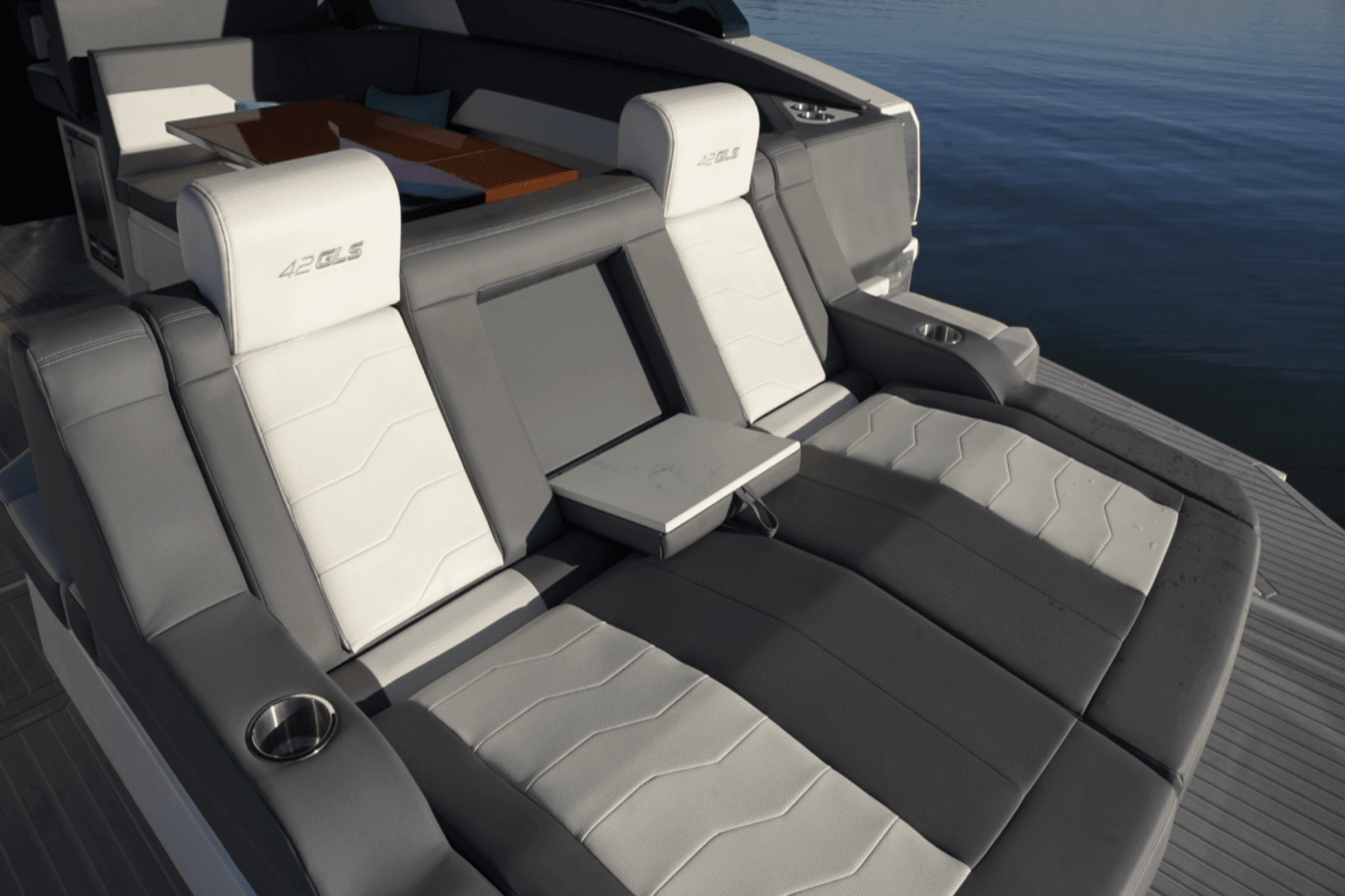 2022 Cruisers Yachts 42 GLS Image Thumbnail #16