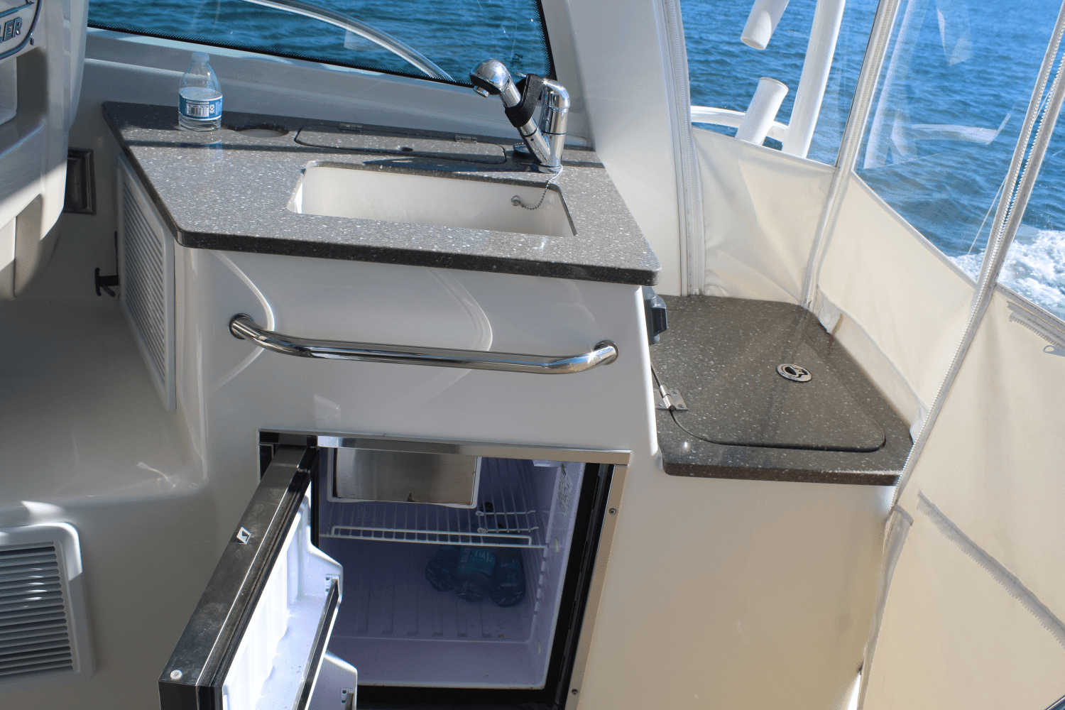 2020 Boston Whaler 345 CONQUEST Image Thumbnail #29