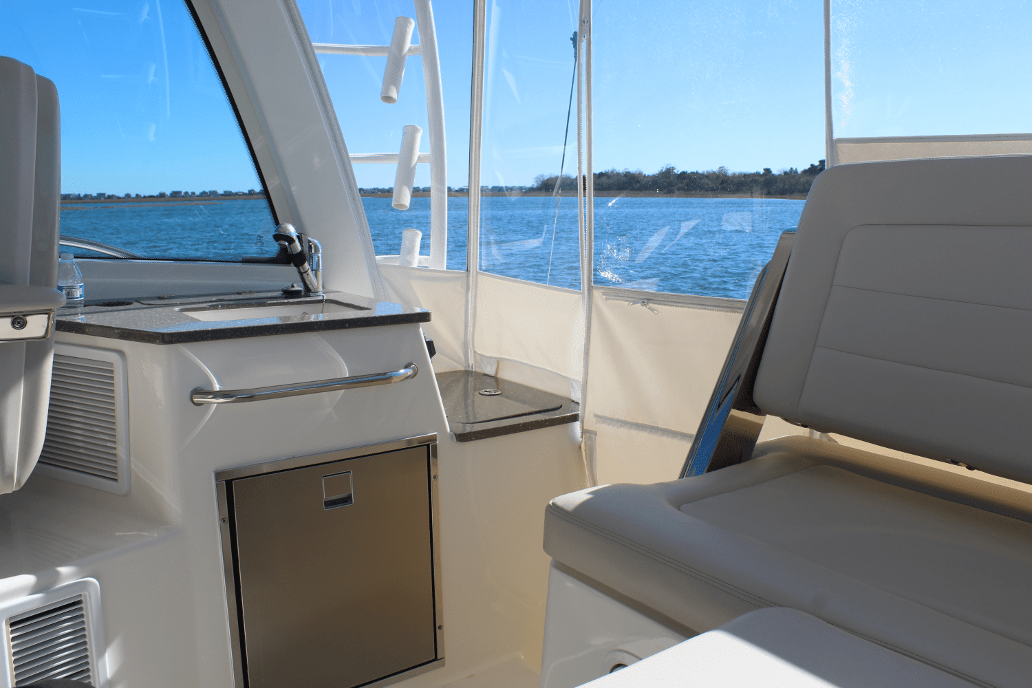 2020 Boston Whaler 345 CONQUEST Image Thumbnail #28