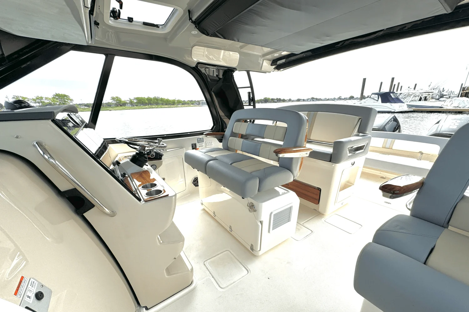 2025 Boston Whaler 380 Realm Image Thumbnail #44
