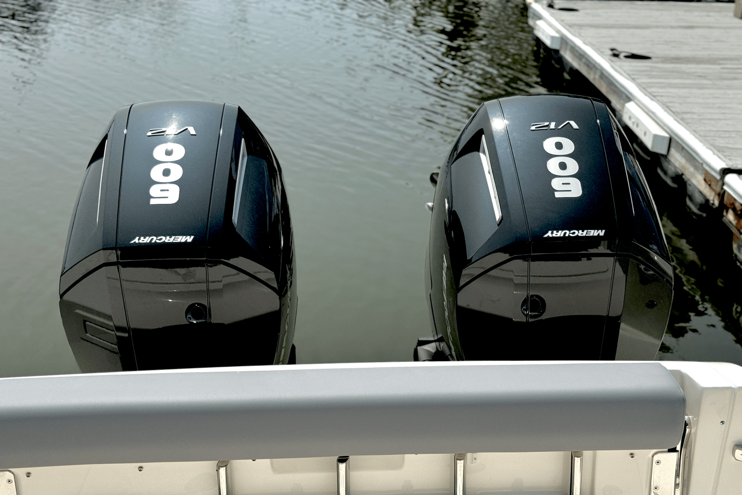 2025 Boston Whaler 380 Realm Image Thumbnail #18