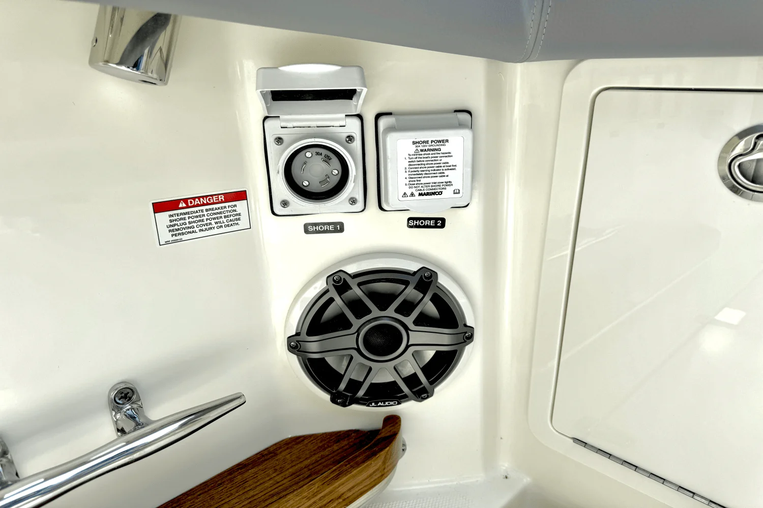 2025 Boston Whaler 380 Realm Image Thumbnail #27