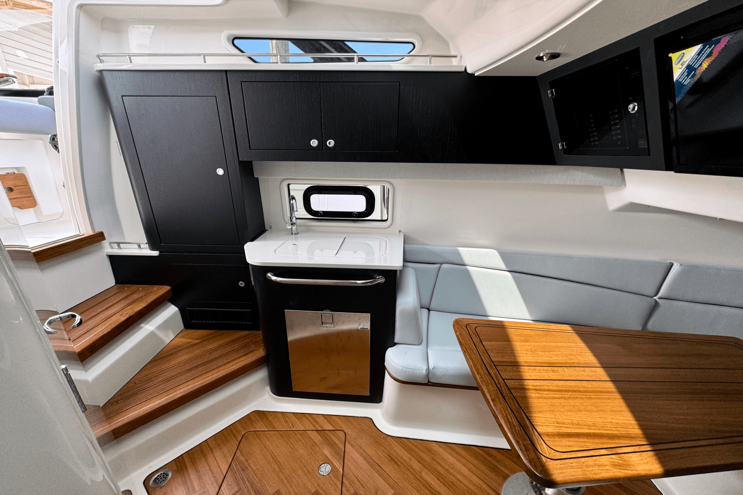 2025 Boston Whaler 380 Realm Image Thumbnail #55