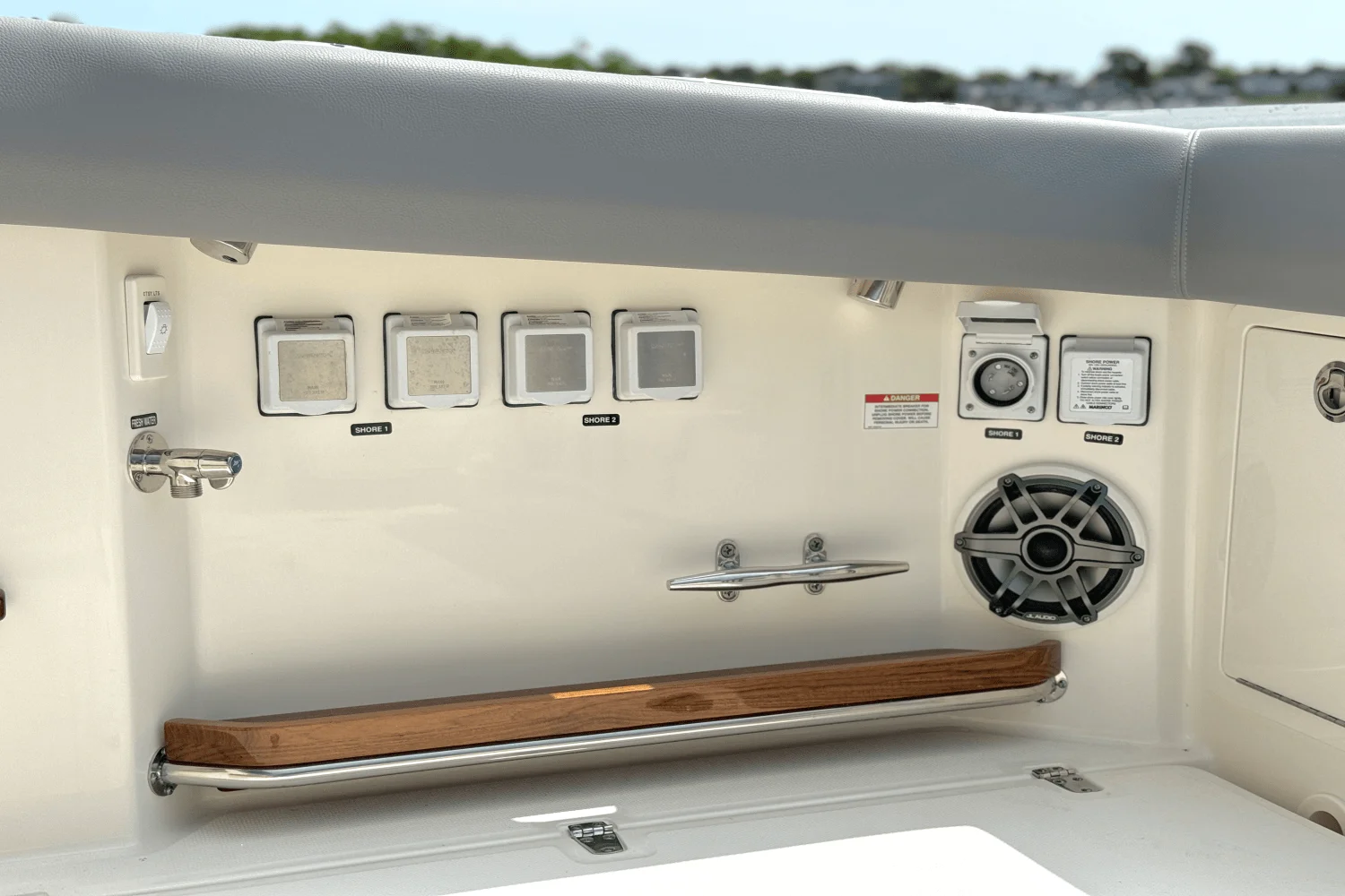 2025 Boston Whaler 380 Realm Image Thumbnail #28