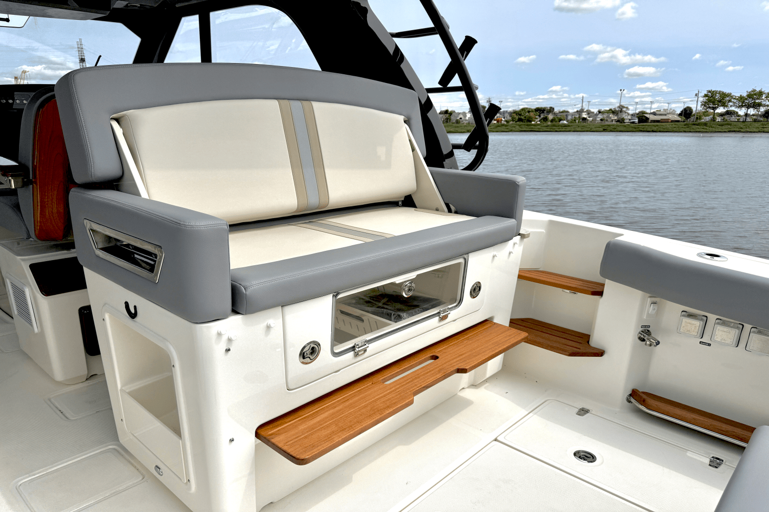 2025 Boston Whaler 380 Realm Image Thumbnail #24